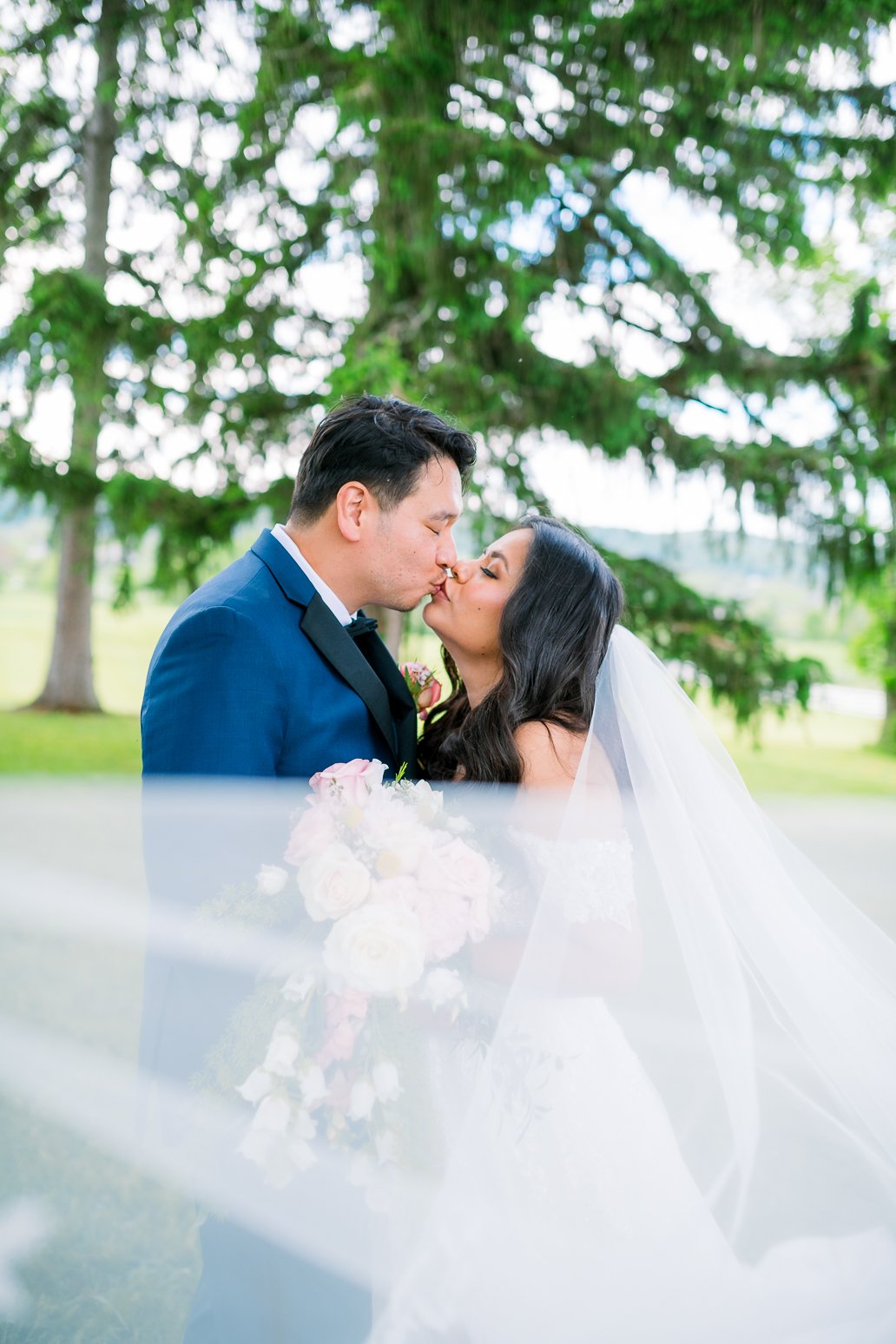RaspberryPlainManor_Spring_WeddingPhotographersLeesburgVA_youseephotography_WendyBo_blogphoto130a.jpg