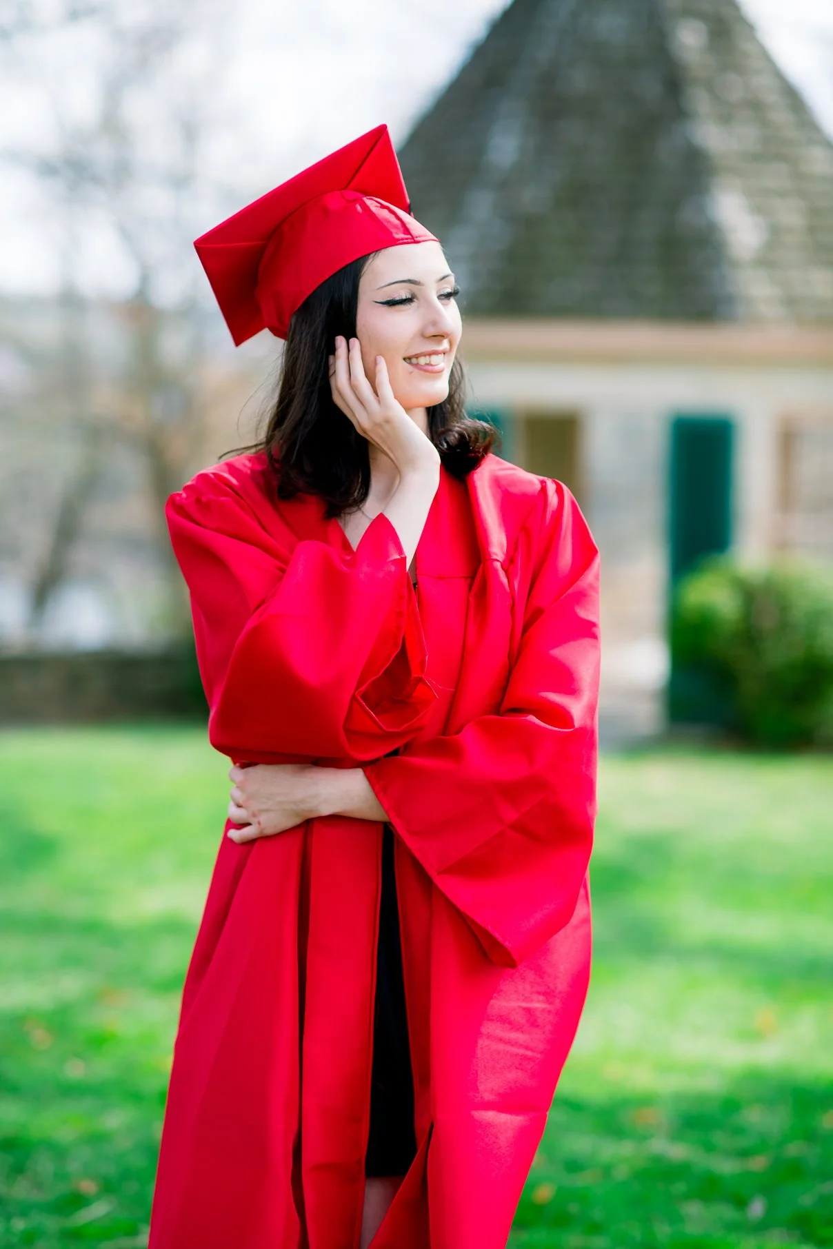 Gari Melchers_Fredericksburg_SeniorSession_SpringPhotos_CapGown_youseephotography_IsabelCamila_blogpic19.jpg