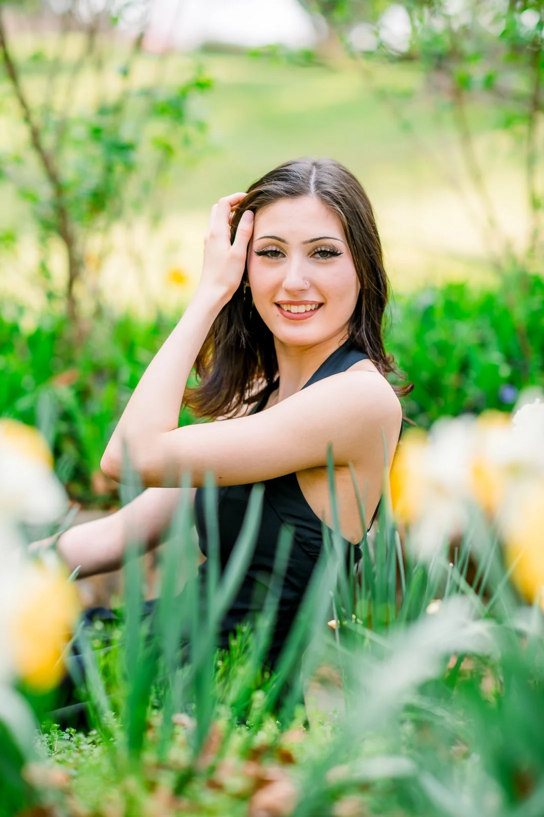 Gari Melchers_Fredericksburg_SeniorSession_SpringPhotos_CapGown_youseephotography_IsabelCamila_blogpic36.jpg