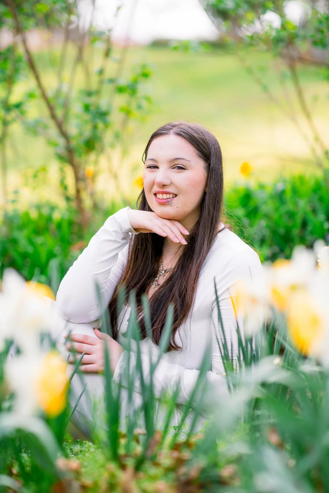 Gari Melchers_Fredericksburg_SeniorSession_SpringPhotos_CapGown_youseephotography_IsabelCamila_blogpic37.jpg