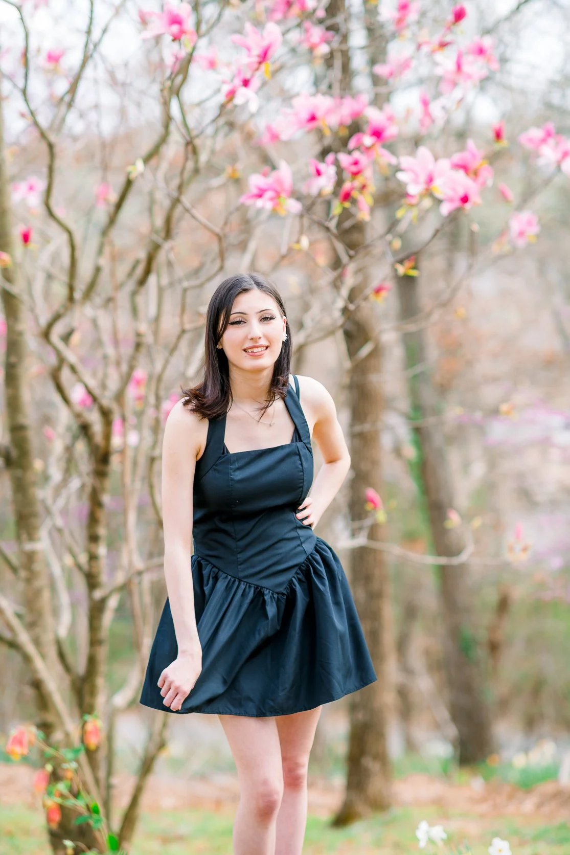 Gari Melchers_Fredericksburg_SeniorSession_SpringPhotos_CapGown_youseephotography_IsabelCamila_blogpic38a.jpg