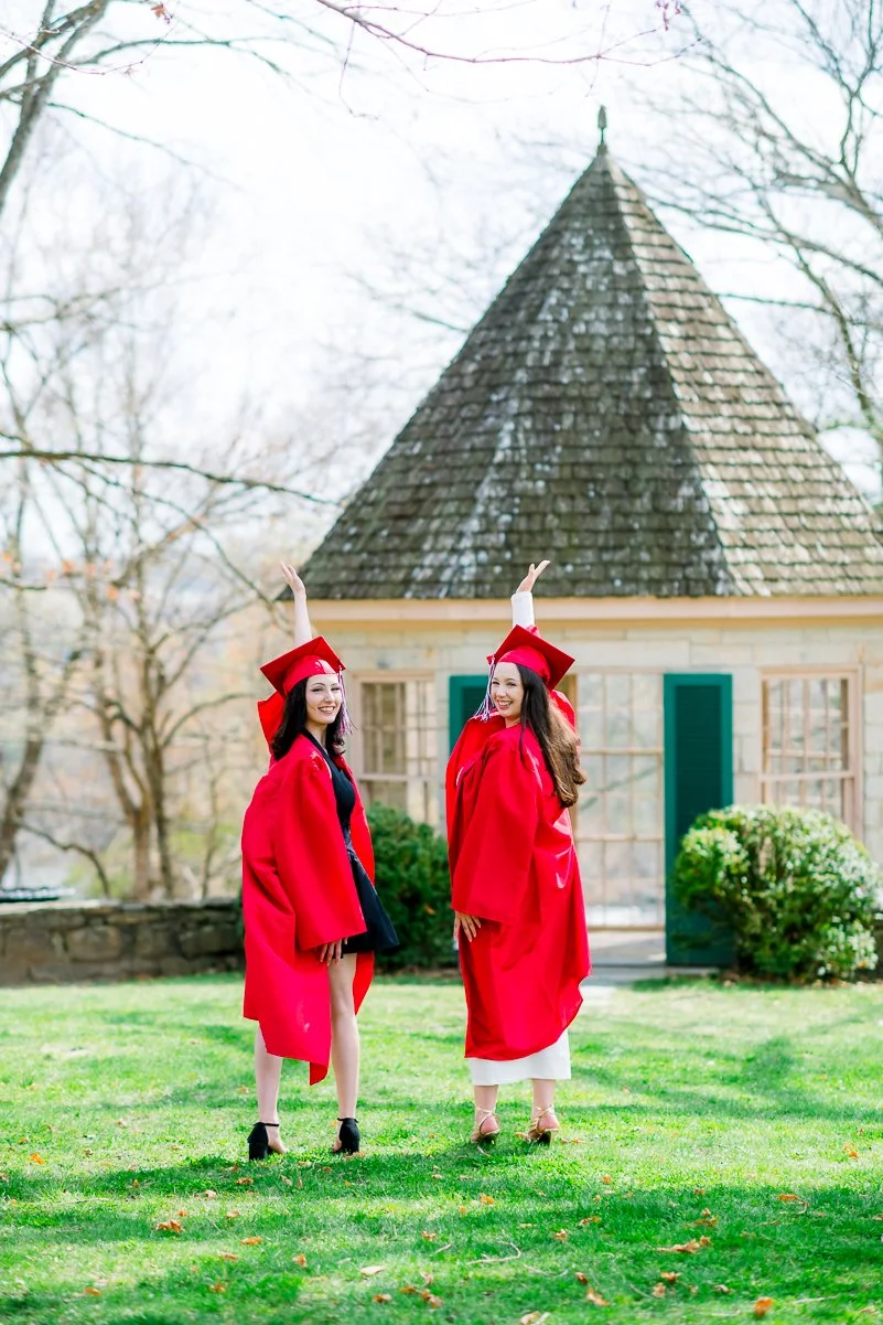 Gari Melchers_Fredericksburg_SeniorSession_SpringPhotos_CapGown_youseephotography_IsabelCamila_blogpic43.jpg