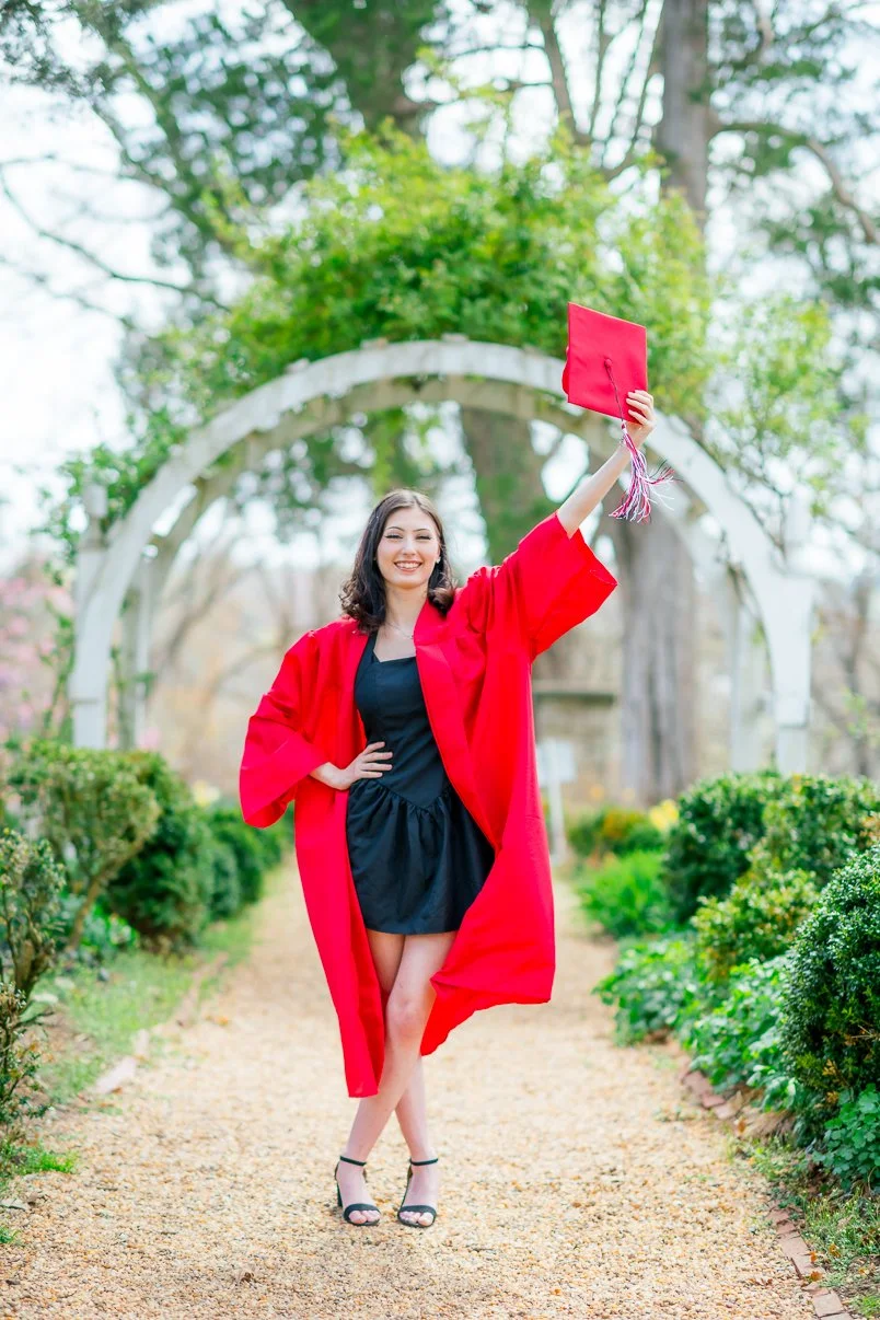 Gari Melchers_Fredericksburg_SeniorSession_SpringPhotos_CapGown_youseephotography_IsabelCamila_blogpic46.jpg