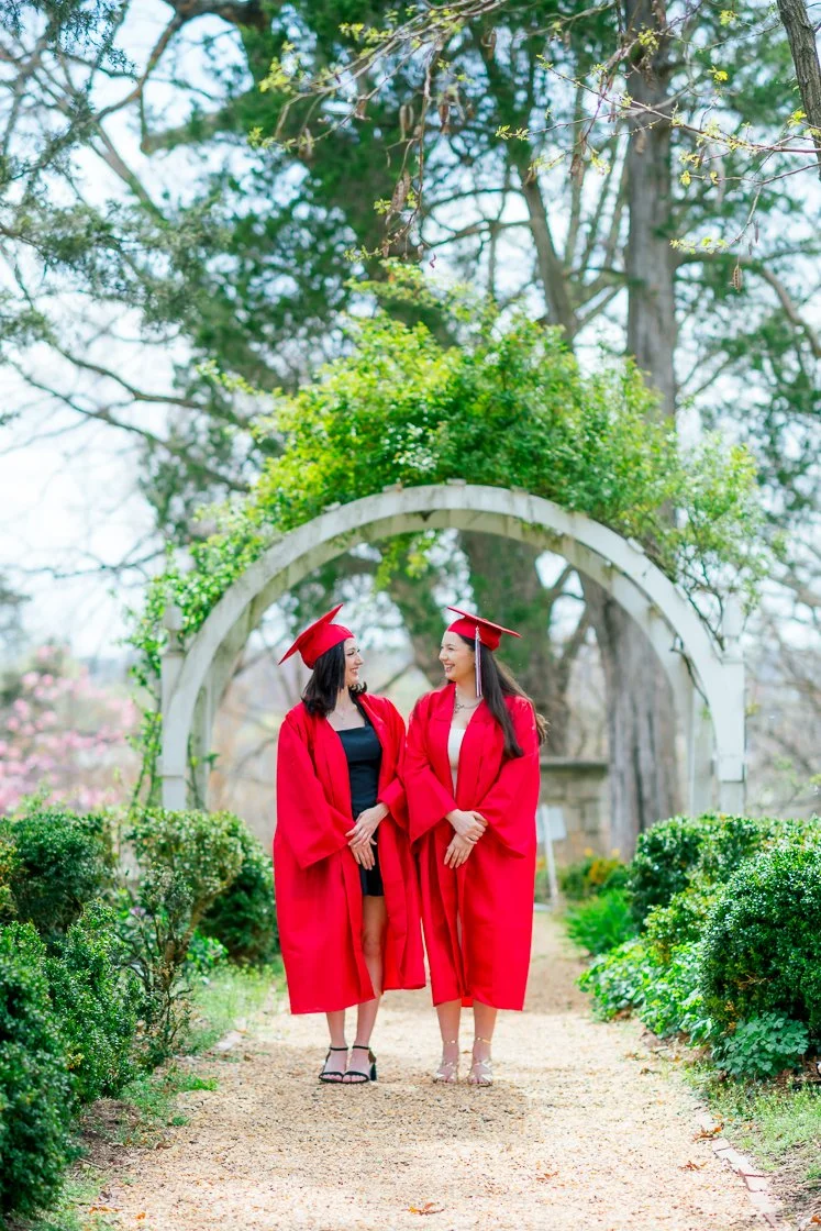 Gari Melchers_Fredericksburg_SeniorSession_SpringPhotos_CapGown_youseephotography_IsabelCamila_blogpic49.jpg