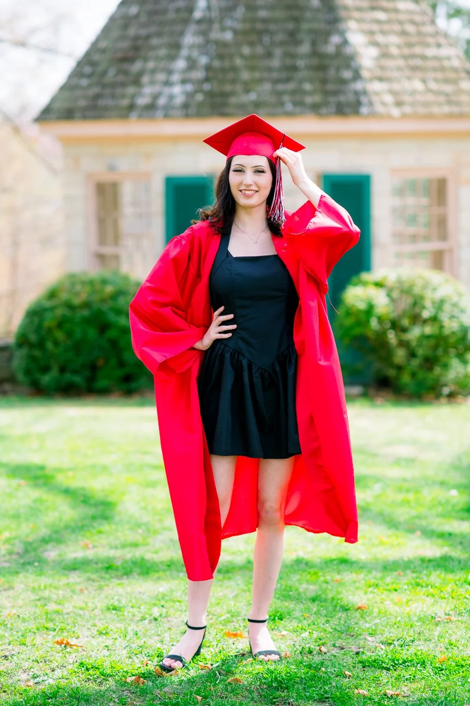 Gari Melchers_Fredericksburg_SeniorSession_SpringPhotos_CapGown_youseephotography_IsabelCamila_blogpic61.jpg