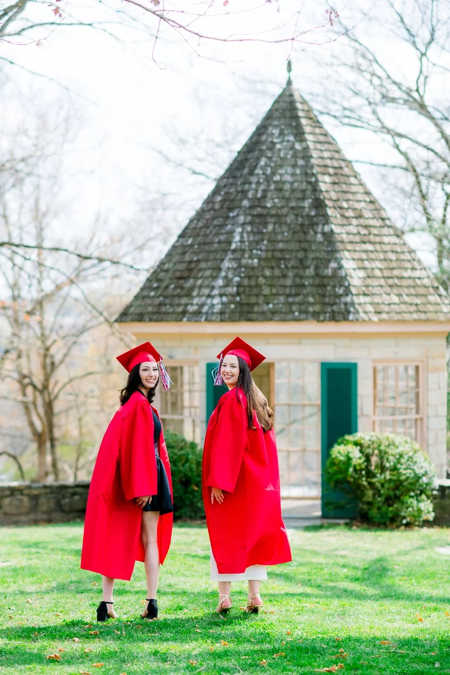 Gari Melchers_Fredericksburg_SeniorSession_SpringPhotos_CapGown_youseephotography_IsabelCamila_blogpic66.jpg