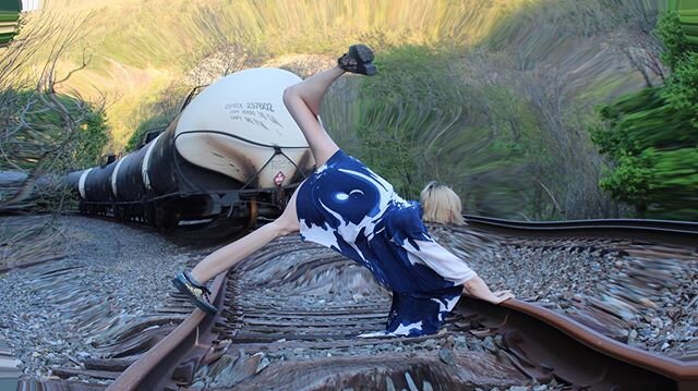 A Train Track~2
#portrait #lovetraintracks #quarantinelife #quaranqueen #track #railtracks #movingforward #obbsessed #posing #自然と暮らす #livingwithnature #naturepower #greeny #relaxation #田舎くらし終盤 #countrygirl #modeling