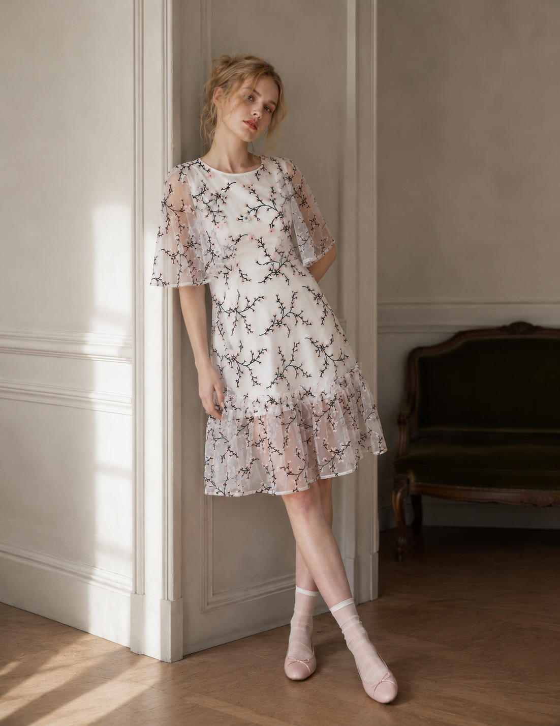 Vestido_flor_cerezo_lolita_Mctisell_modelo.png