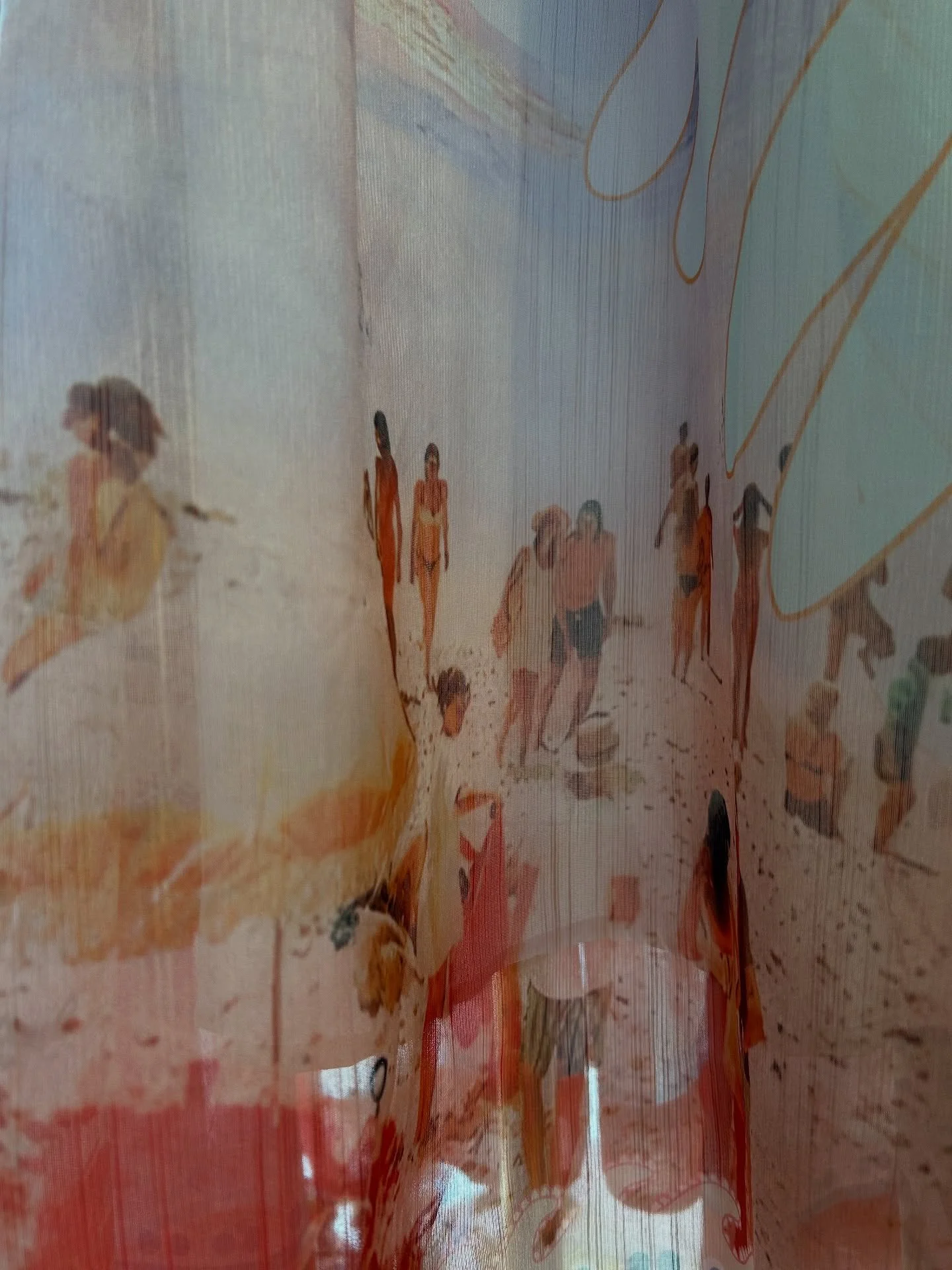 &iquest;T&uacute; qu&eacute; ves aqu&iacute;? 🧐

&iquest;Es una foto? &iquest;Es un cuadro? &iquest;O quiz&aacute;s es un vestido? 
Puede que las tres respuestas sean correctas o que todo sea una alucinaci&oacute;n visual por lo cerquita que tenemos