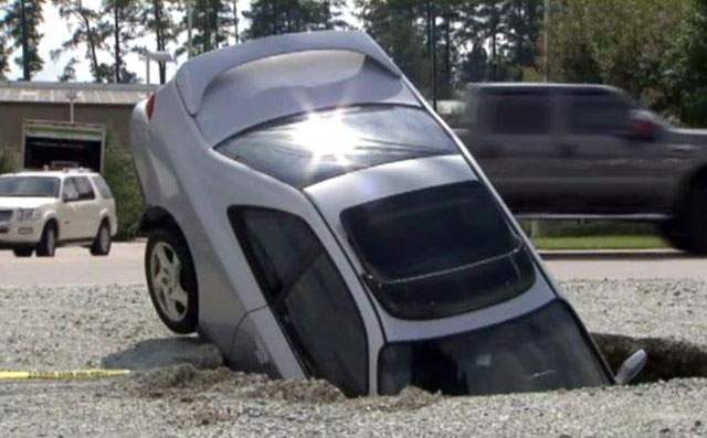 Potholes on 141.jpeg
