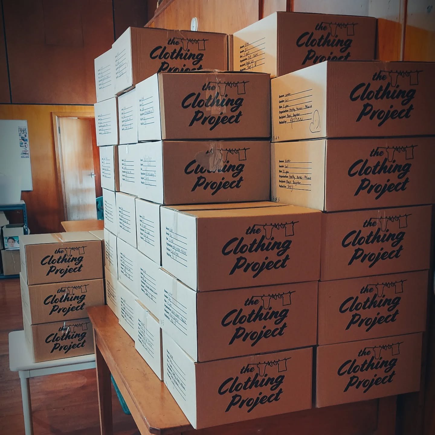 Holy heck!!! 😲
Look at this pile of parcels that are all ready to go to their tamariki!! Our incredible volunteers braved the weather this morning and got another 19 parcels packed!!!!! Now that's dedication!
💕💕💕
And thank you to the community