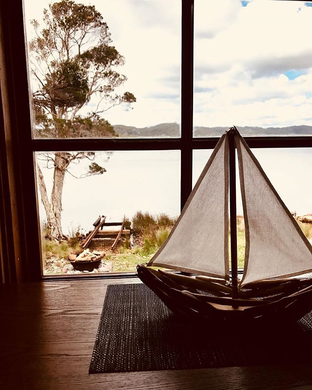 Relax, indulge and unwind at Salt Box Hideaways.

Located in the Historic Village of Lettes Bay, our Salt Box Hideaways are the perfect home away from home this summer. Spoil yourselves with a delux cabin by the waters edge, a private Salt Bar and de