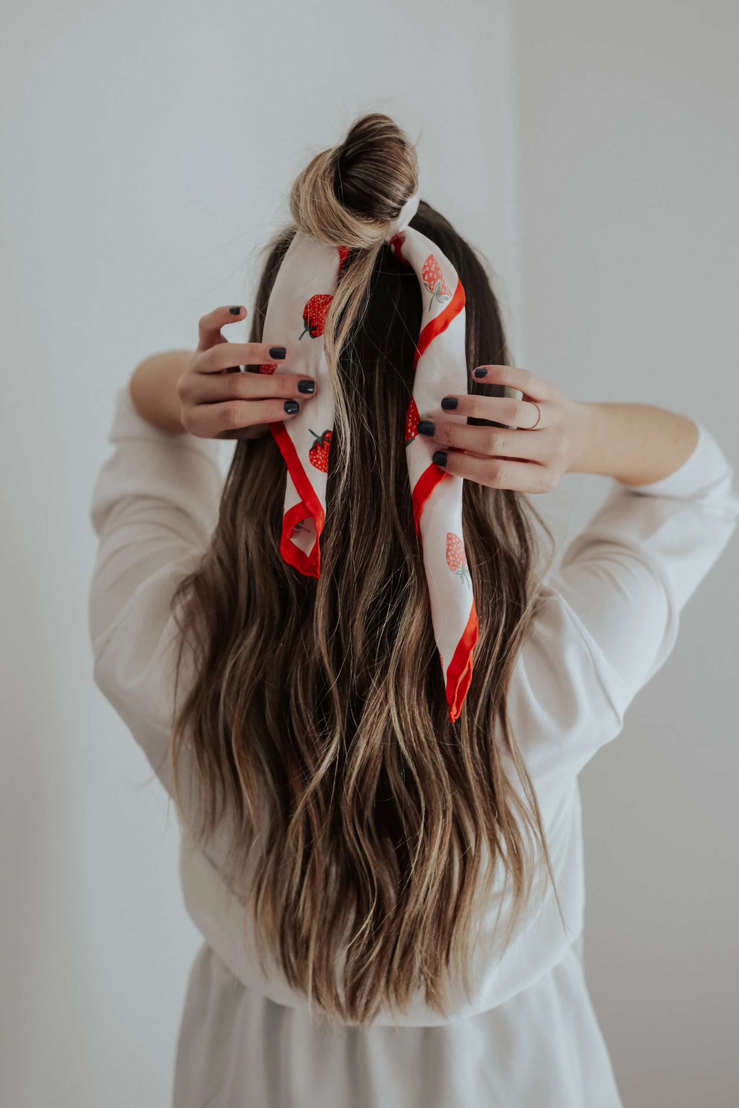 strawberryscarf1.jpg