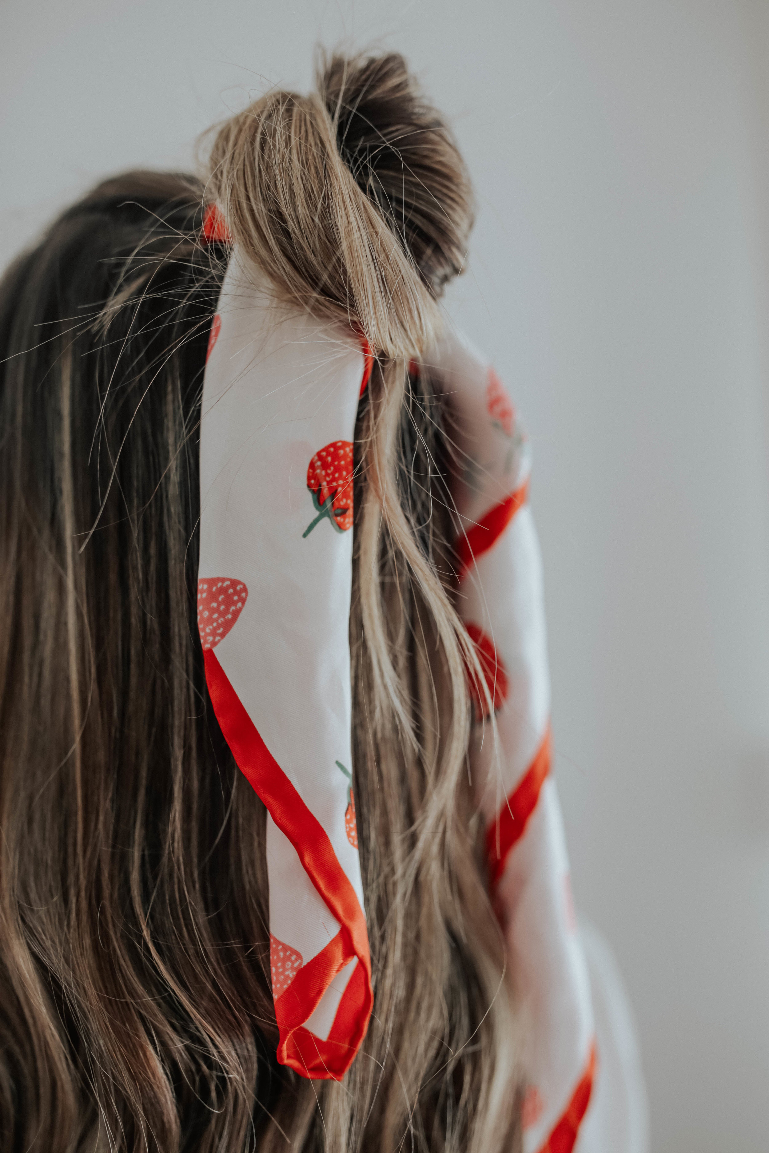 strawberryscarf2.jpg