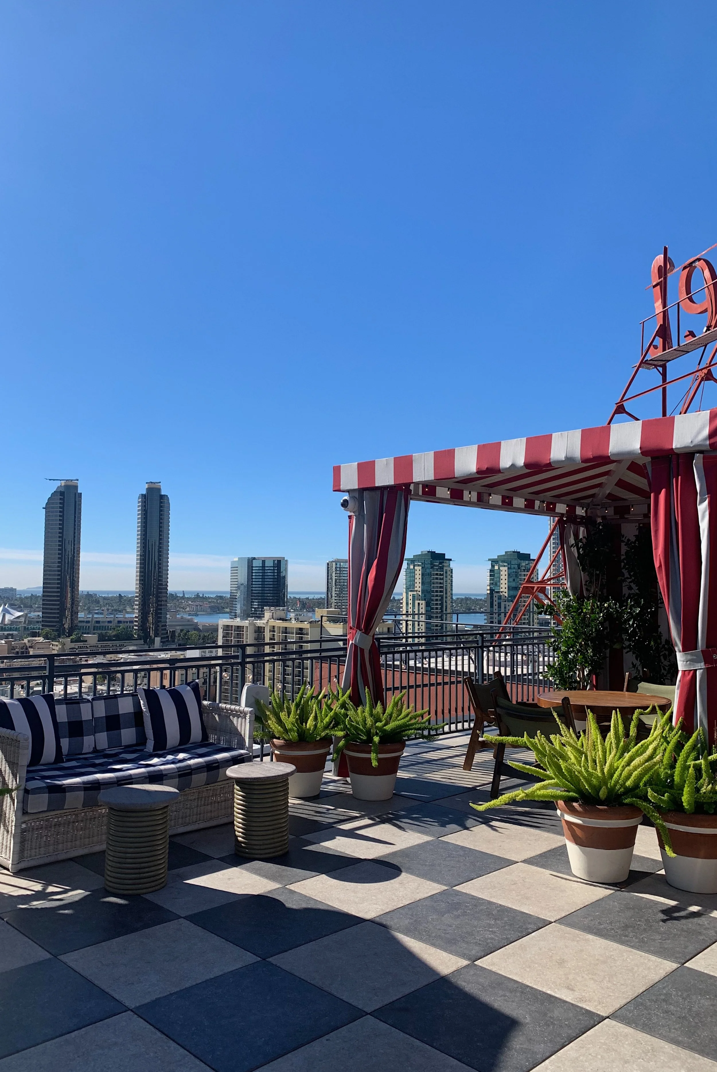 hotel-with-roof-gaslamp-san-diego.jpg