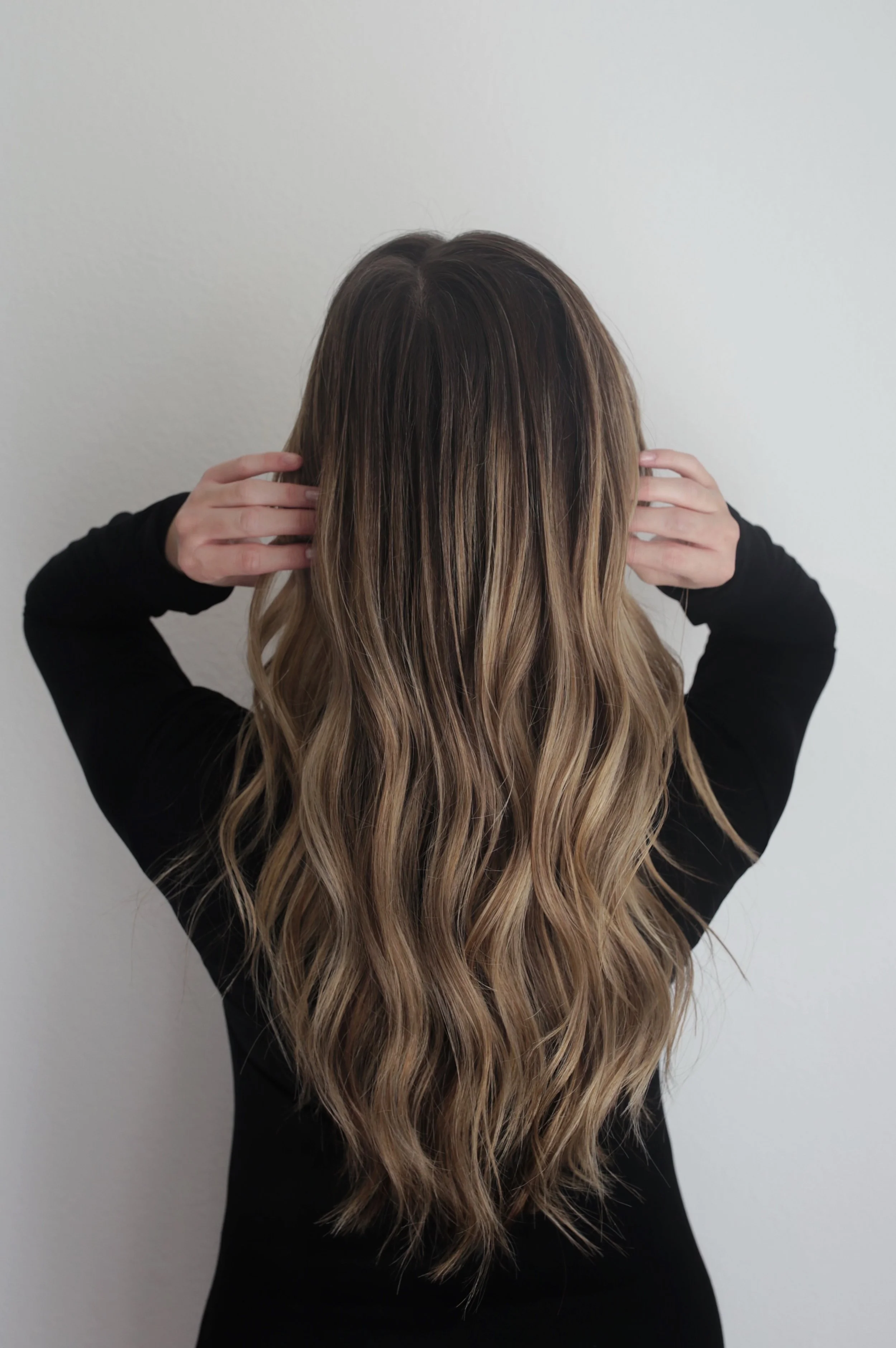 hair-gloss-vs-anti-frizz-spray-fine-hair.jpg