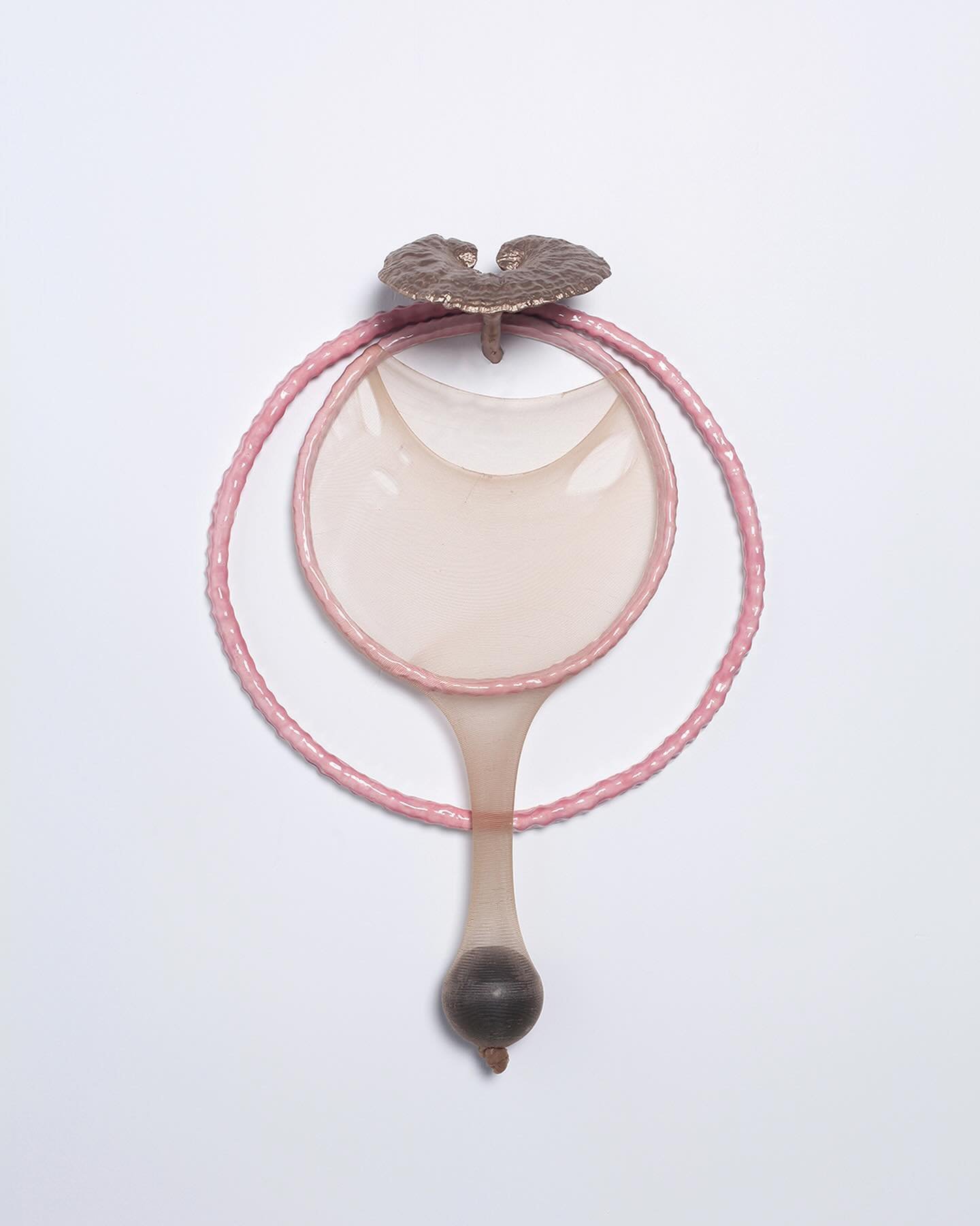 Swallow
2023
Bronze mushroom, stocking, rubber, glazed porcelain
60 x 40 x 15 cm

Summoning Circle 
5-27 April 
@arterealgallery
