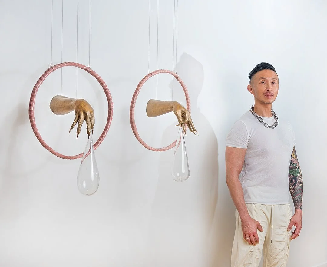 Bitten Peach 分桃 🍑
21 November 2024 - 14 February 2025
Institute for Australian and Chinese Arts and Culture
Parramatta South Campus, Western Sydney University
Monday-Friday 9:30-5:00

🩸

Twin Lanterns
2024
Bronze, hand blown glass, glazed porcelain