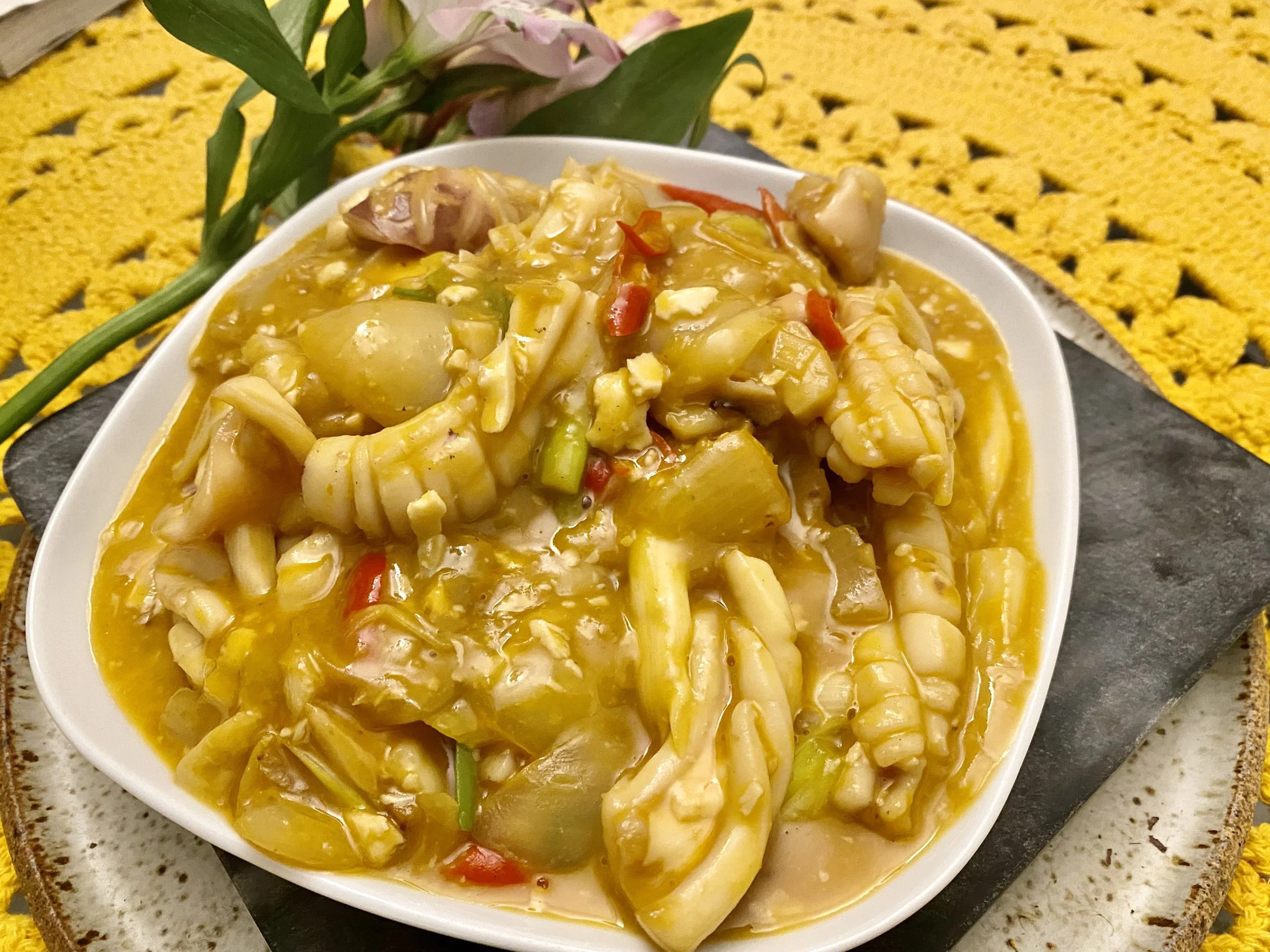 Fried squid w/ salted egg