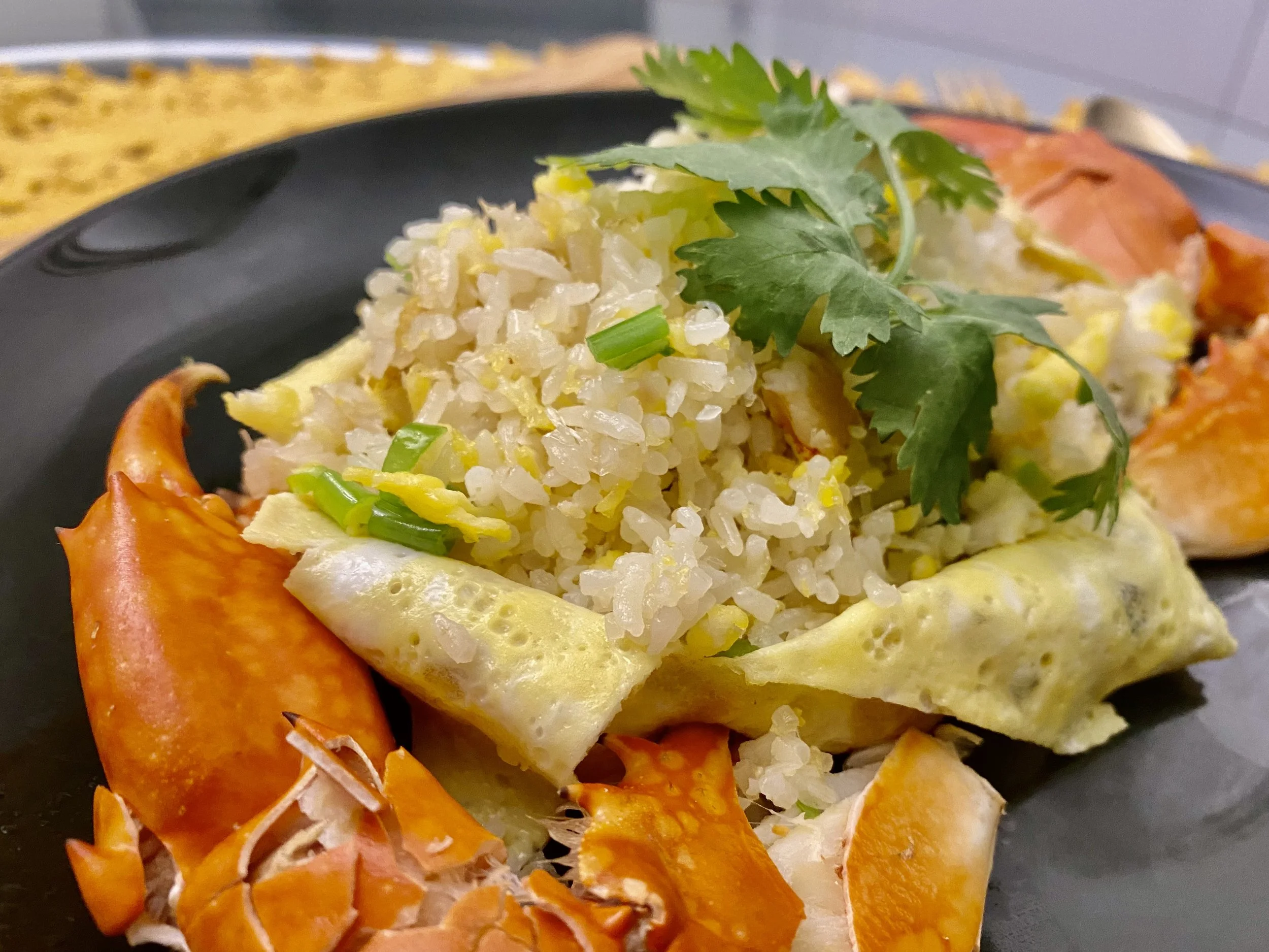 Seafood fried rice with crab claws