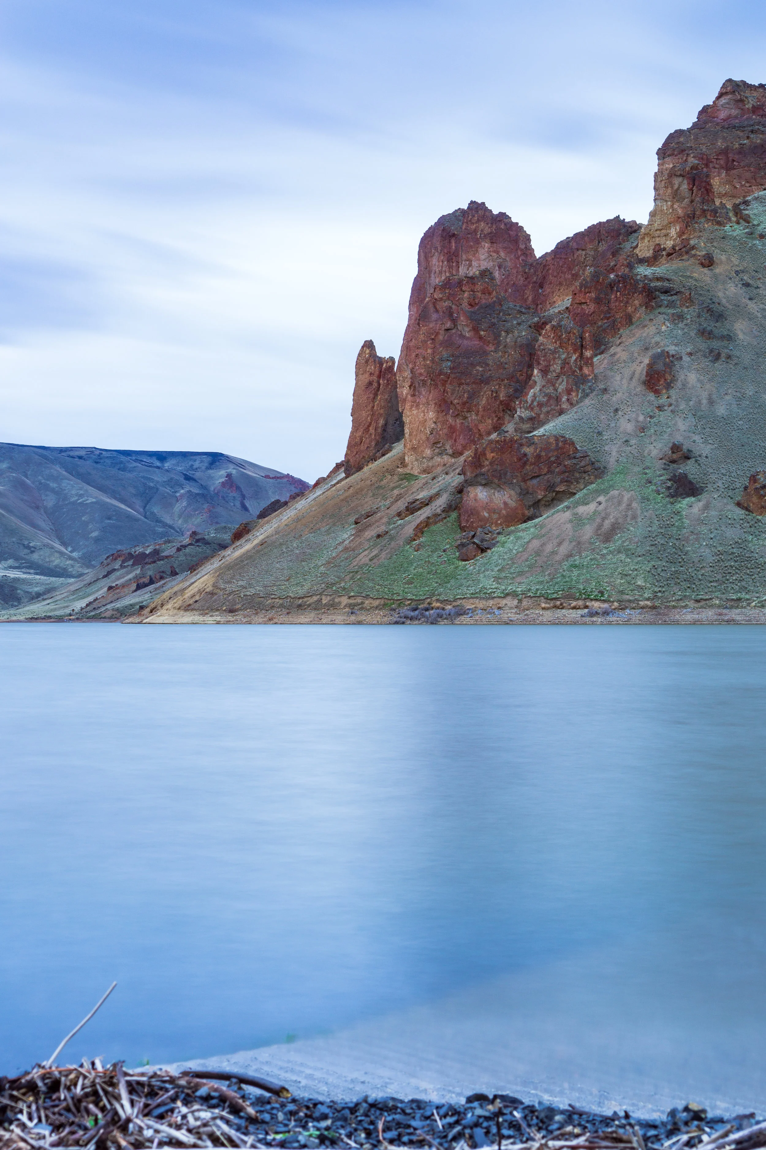 After seeing how the weather turned out during the night, went to bed right away and decided to take photos at sunrise. Woke up around 5am and drove down to the nearby ramp in lake owyhee, I was a little disappointed that the cloud coverage was 100% but I still waited in hopes that I'd get light(didn't happen). Used Sony E 35mm ISO 100 15s, f11 cokin 3 stop ND Grad filter. Edited in lightroom.