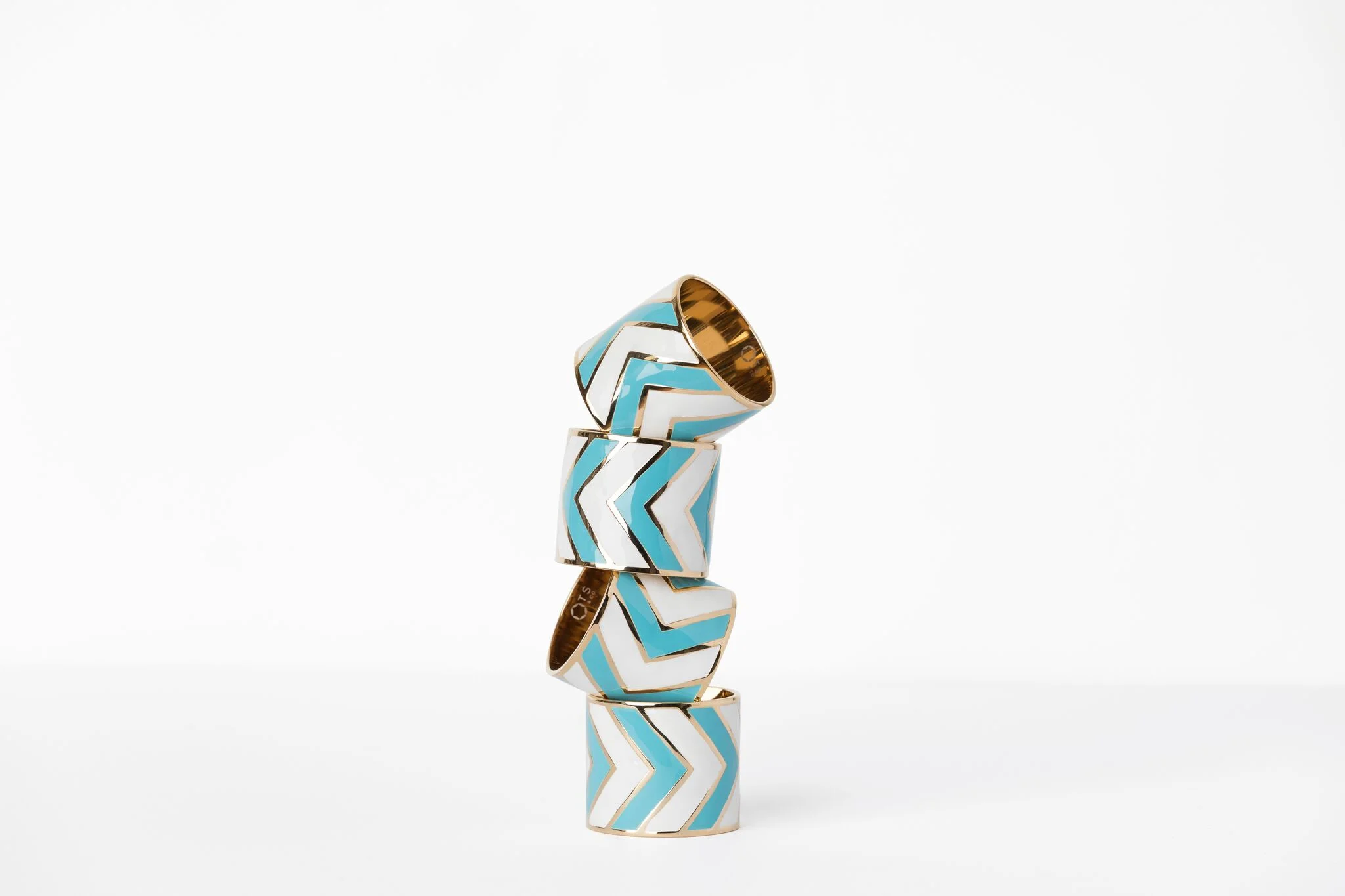 Table&Co25248_preview.jpg