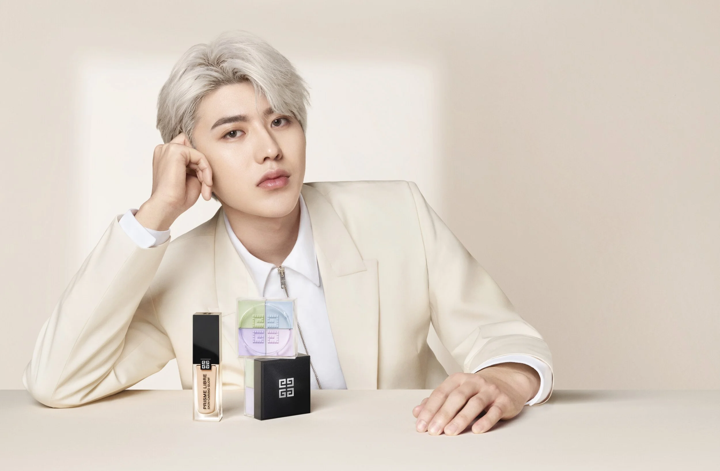 210130 GIVENCHY KC 124295-03.09.jpg