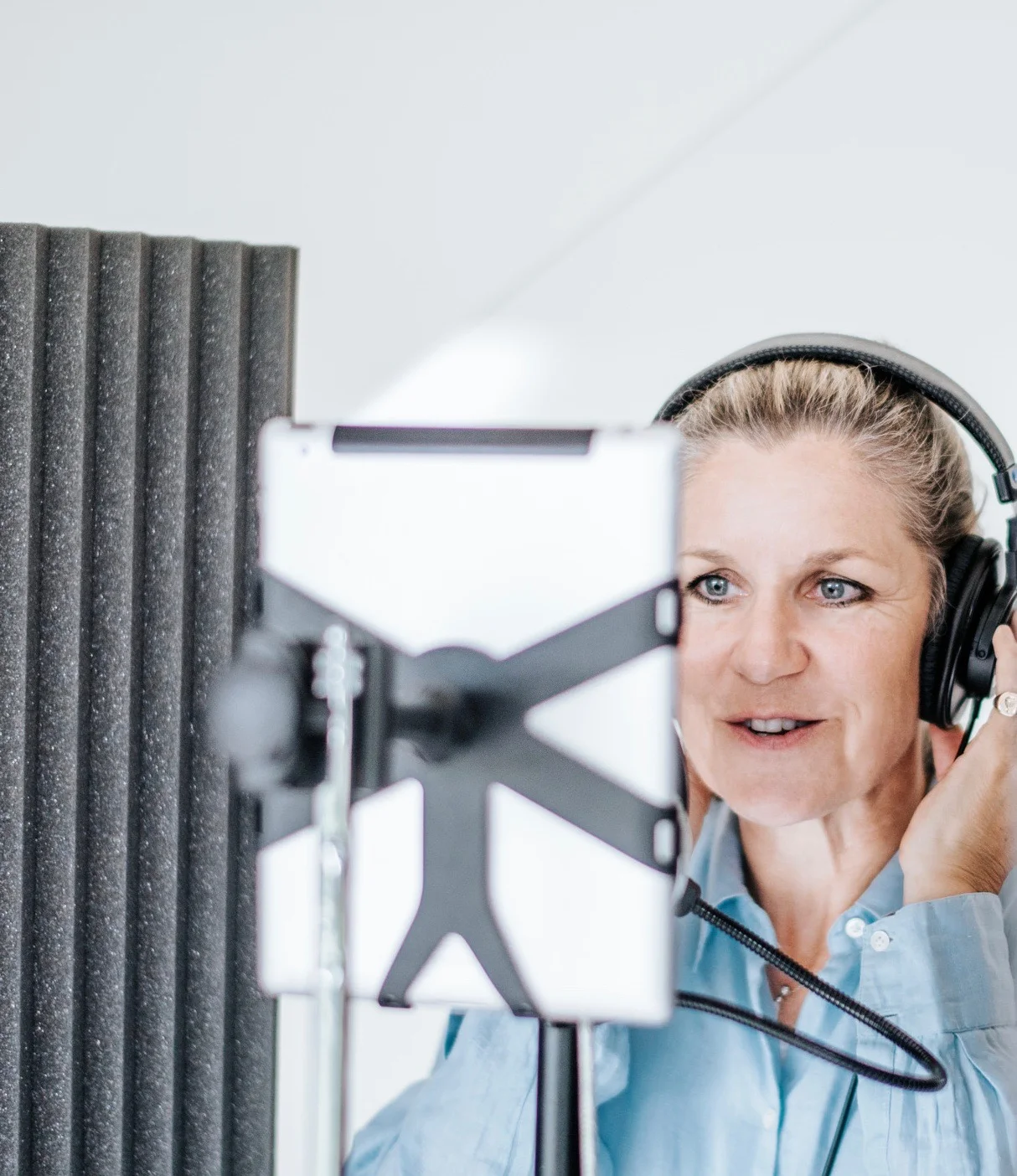 Rachel_Sellers_Explainer_Voiceover_artist.jpg
