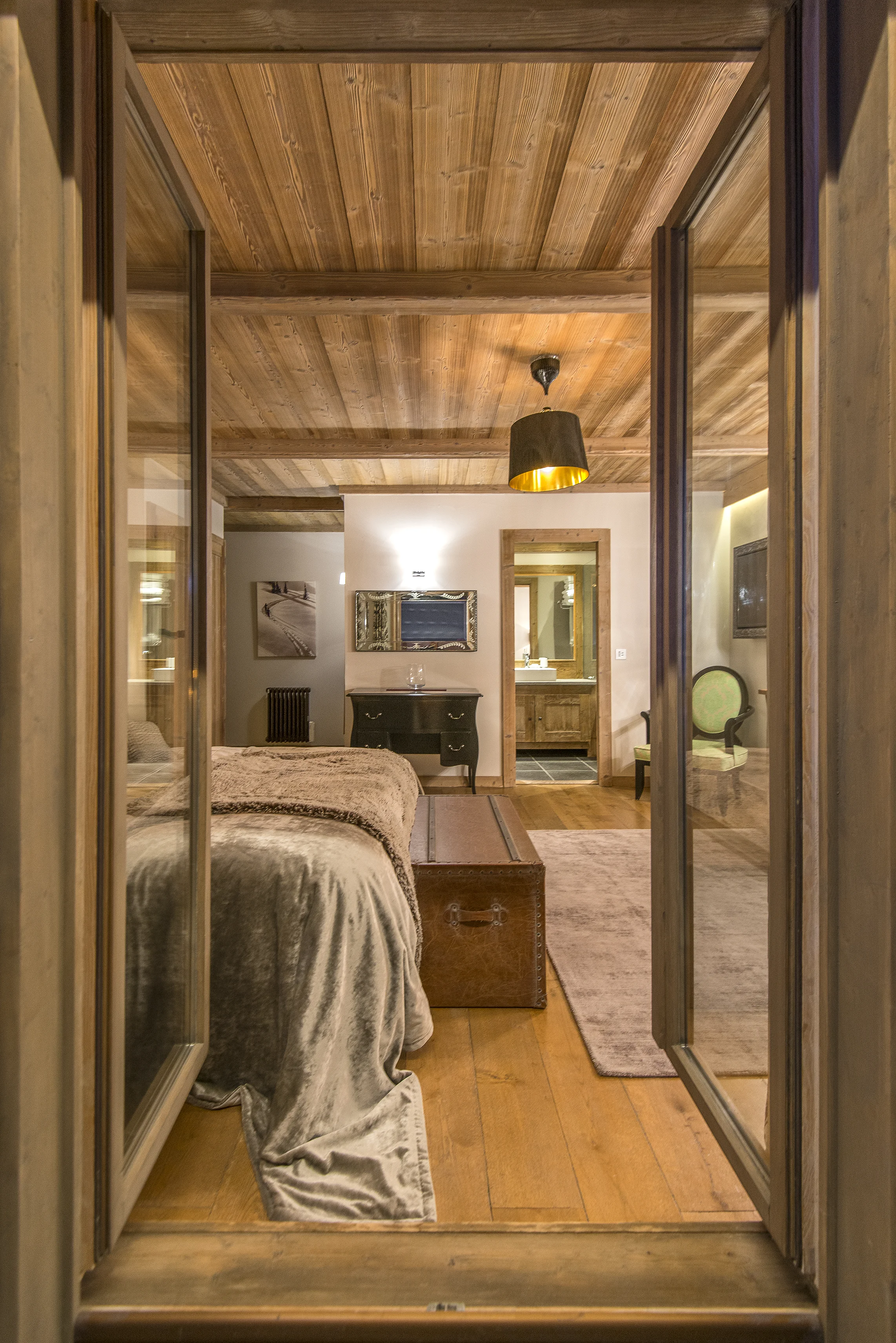 Chalet14Small.jpg