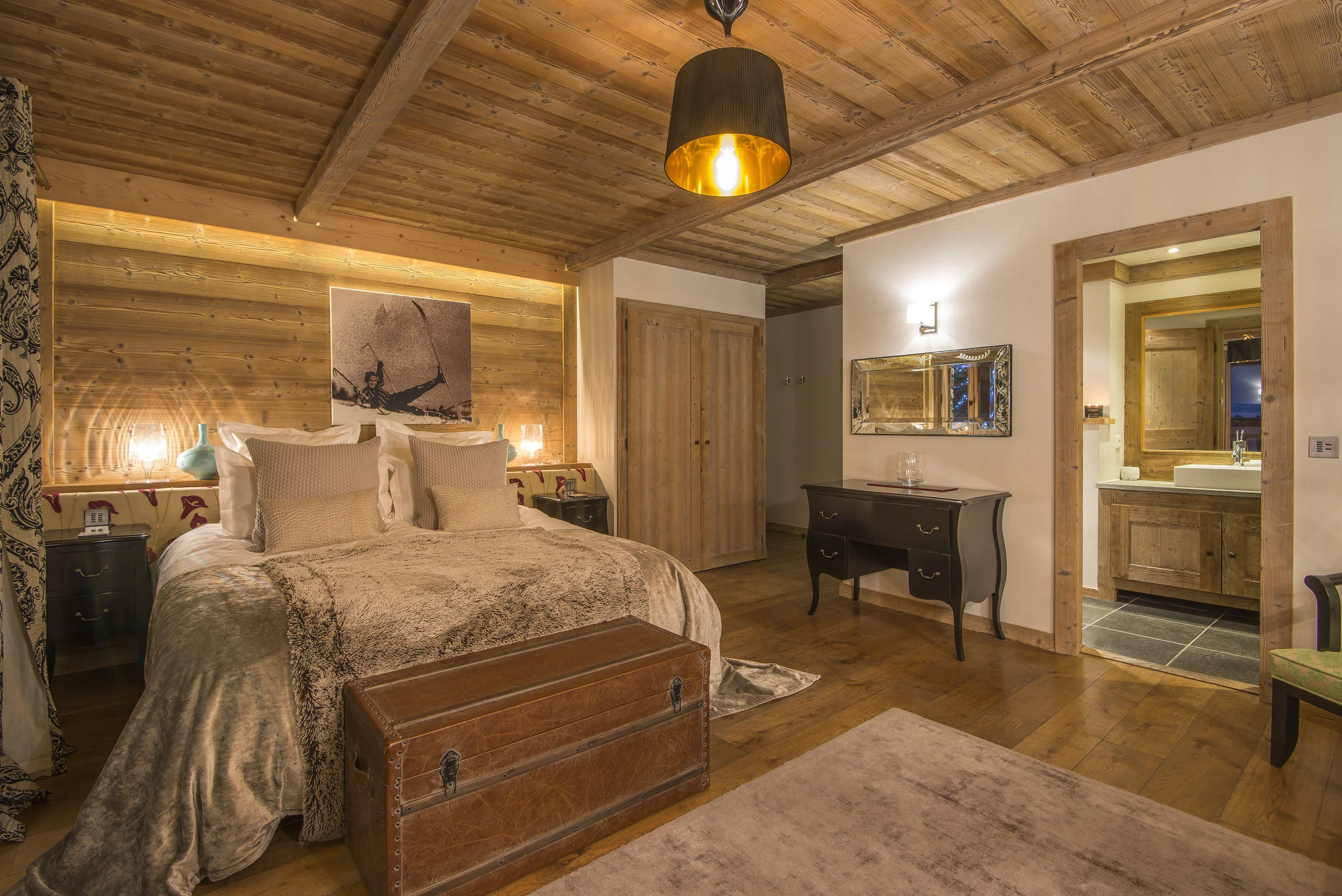 Chalet1Small.jpg