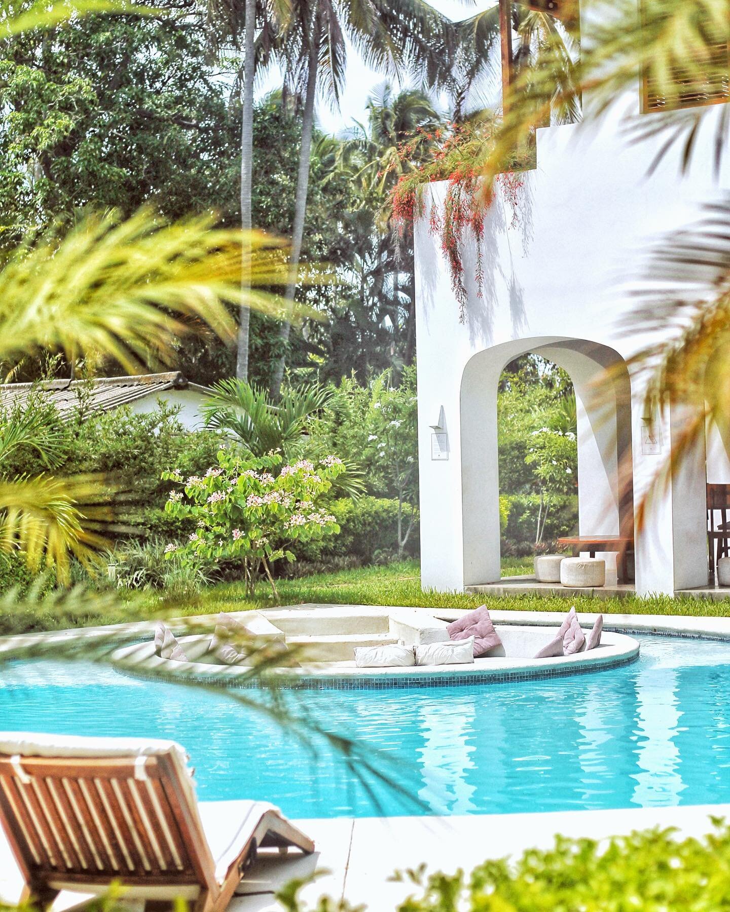 Garten Villas is the perfect vacation getaway. Offering unique spaces for the most delightful pet friendly hotel experience everyone will enjoy. 

#playaelzonte #elsalvador #elsalvadorimpresionante #elzontebeach #luxuryhotel #hotelboutique #privateho