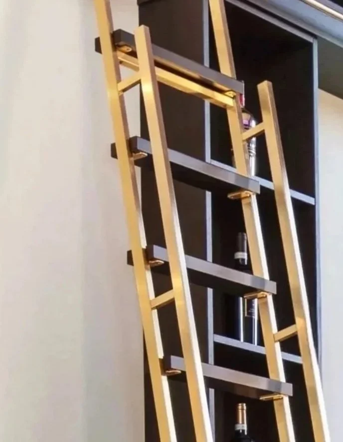 MWE Safety side rails for all ladders above 3000mm (118-1/8") model number SL.6052.AK