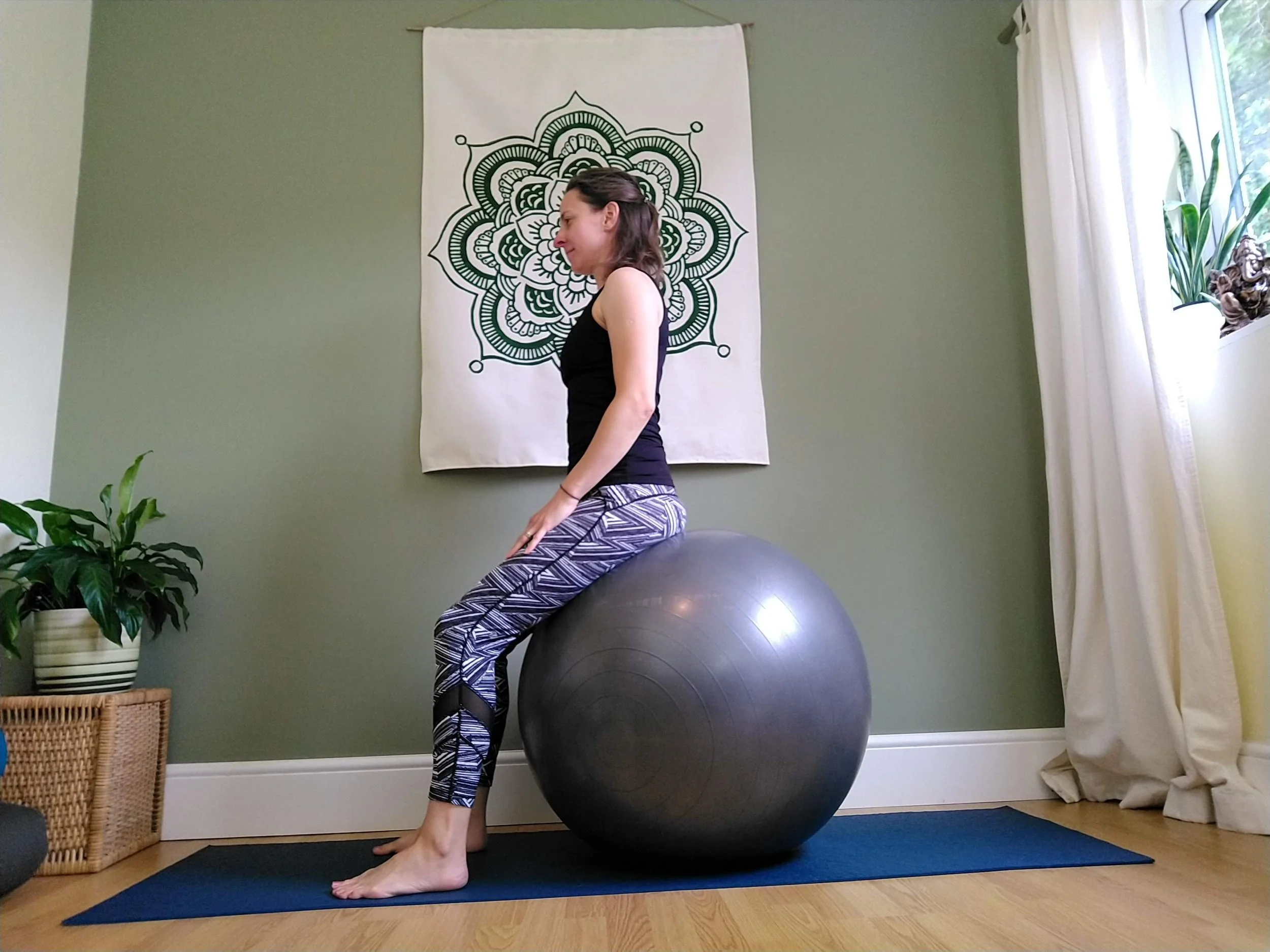 Breathing Space Pregnancy Yoga Northwich aligned sitting for Optimal Foetal Positioning