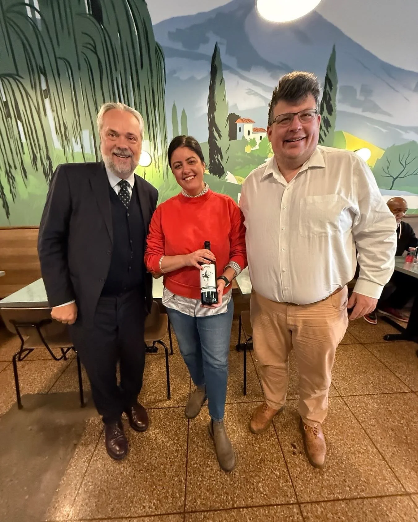 The Count, @conti.capponi stopped in for a visit yesterday- Sebastiano&rsquo;s family has been farming grapes since the 16th century(!!!) and we&rsquo;re honored to pour his Chianti Classico by the glass, just a lovely match with any red sauce pie! T