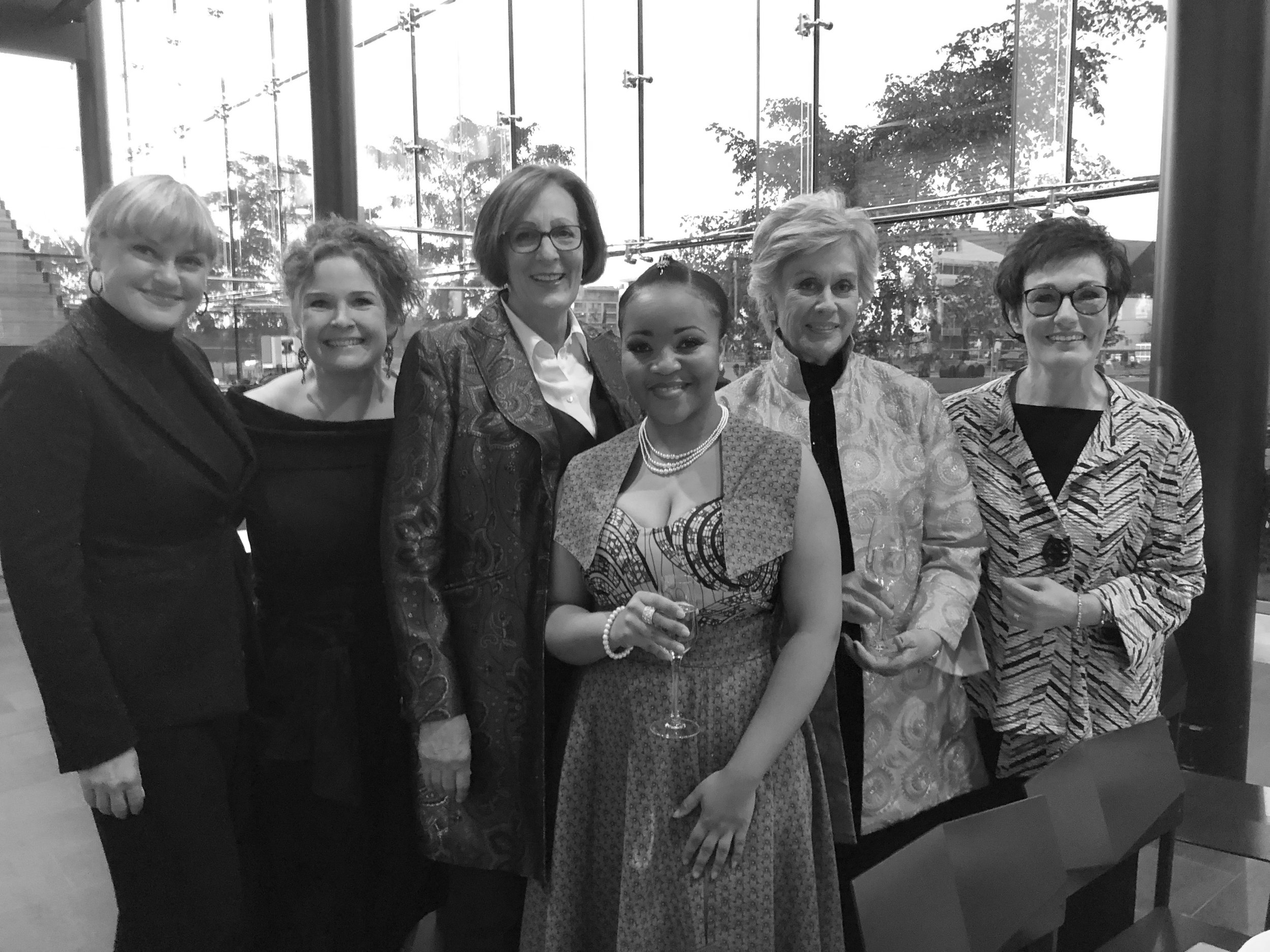 Tuula ja Kiri Te Kanawa