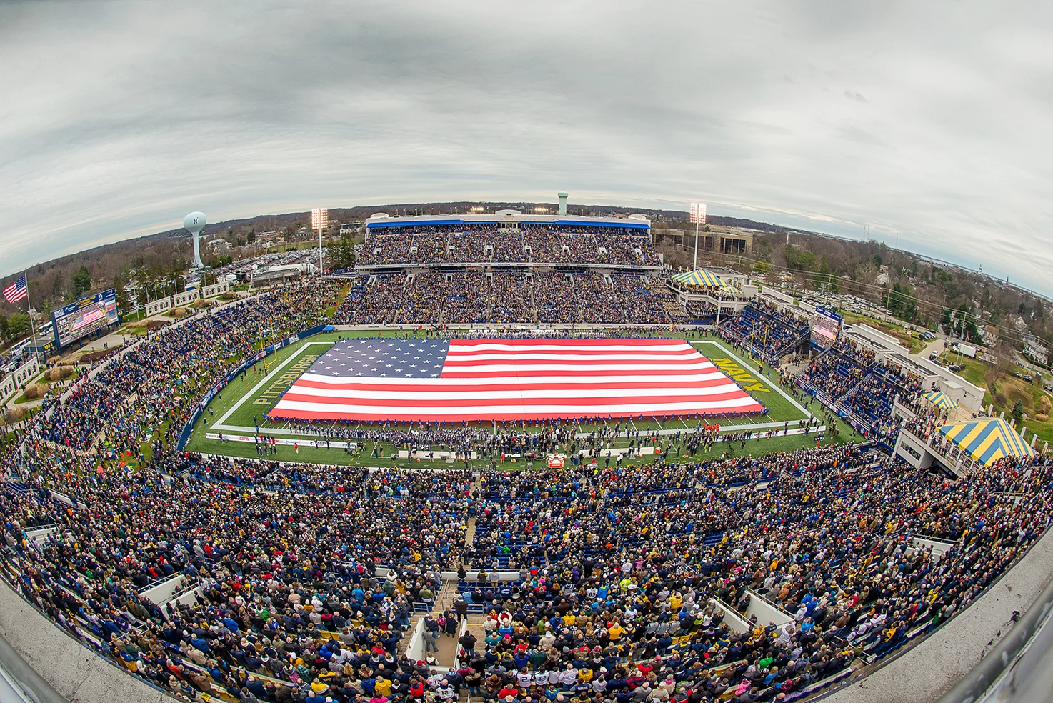 giant flag - wwwtomrothenbergcom.jpg