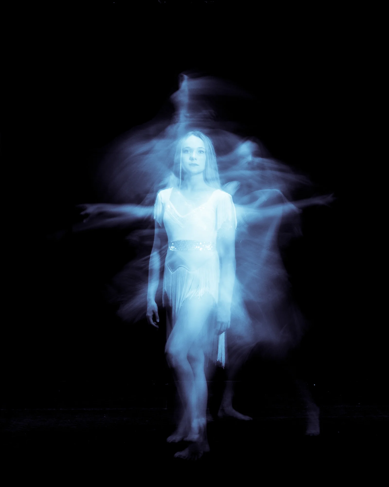 Long exposure technique with a dancer Montana