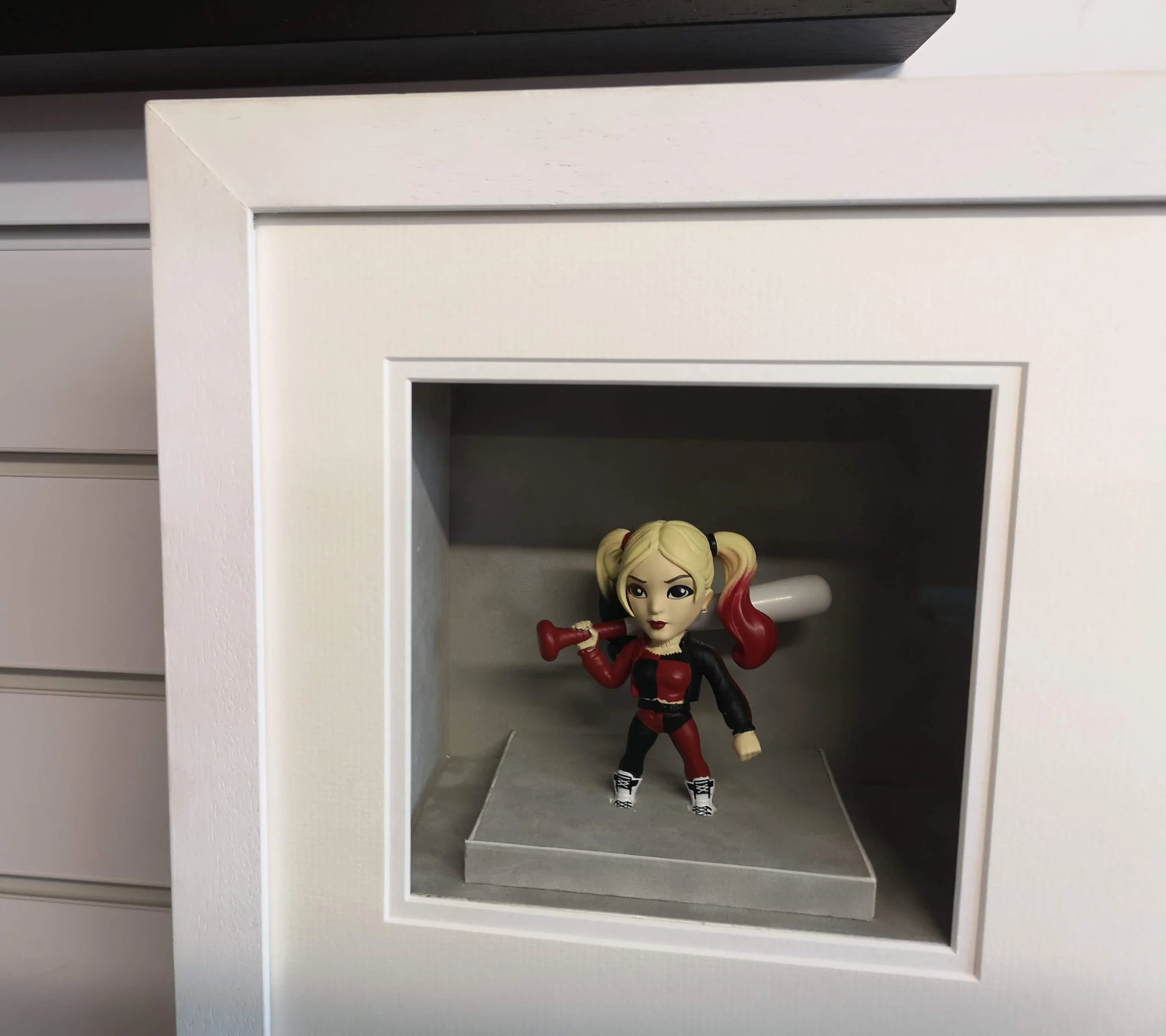crayford-picture-framing-framed-figure-harley-quinn.jpg