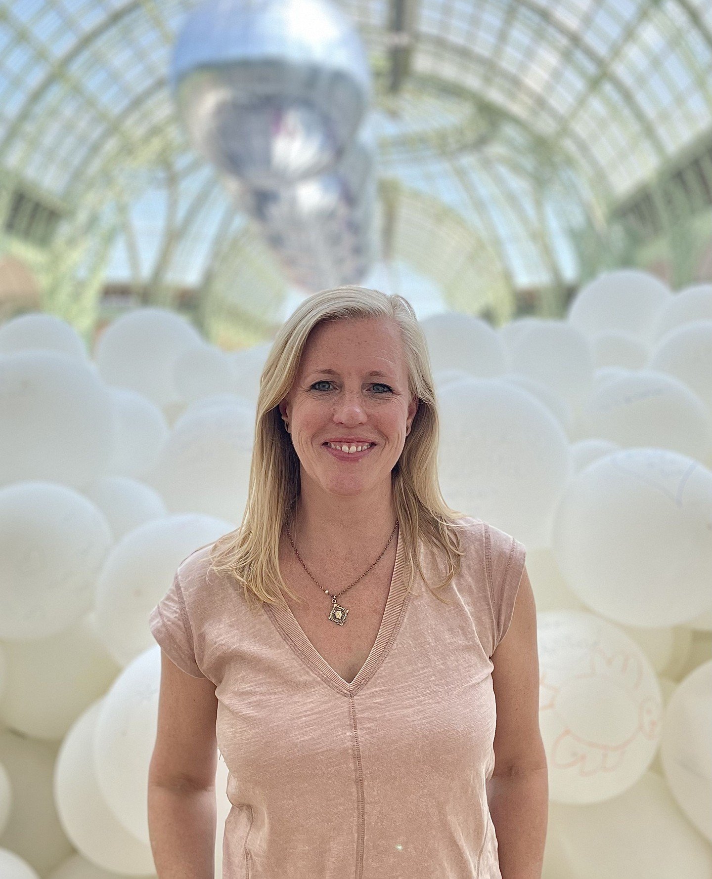 Why is Paris my favorite city?⁠
⁠
As a self-proclaimed Francophile, I love almost everything about France and specifically Paris. The food, the language, the architecture, but the thing that I love the most is the art. ⁠
⁠
Art isn't just found in the