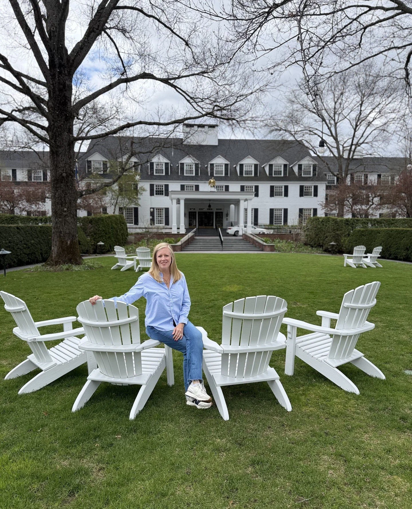Woodstock, Vermont is consistently called the prettiest small town in America. 💐🍁⁠
⁠
That&rsquo;s why The Woodstock Inn, in downtown Woodstock, is one of my favorite properties to book for clients wanting a fall foliage road trip, a small-town spa 