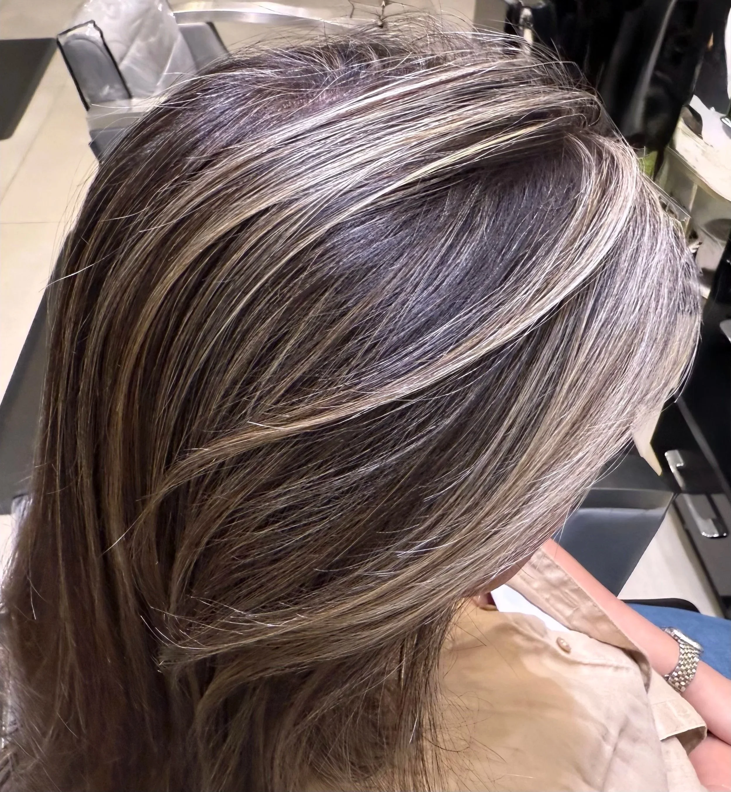 Precision highlight placement creating soft contrast and depth, Scott Risk Hair, Frisco TX
Each placement enhances dimension without announcing that color work was ever done.