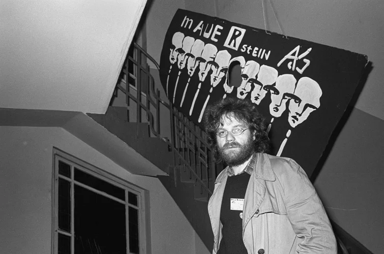 0006-DDR-Opposition-UB-0087112853AC-Jansson-low.jpg