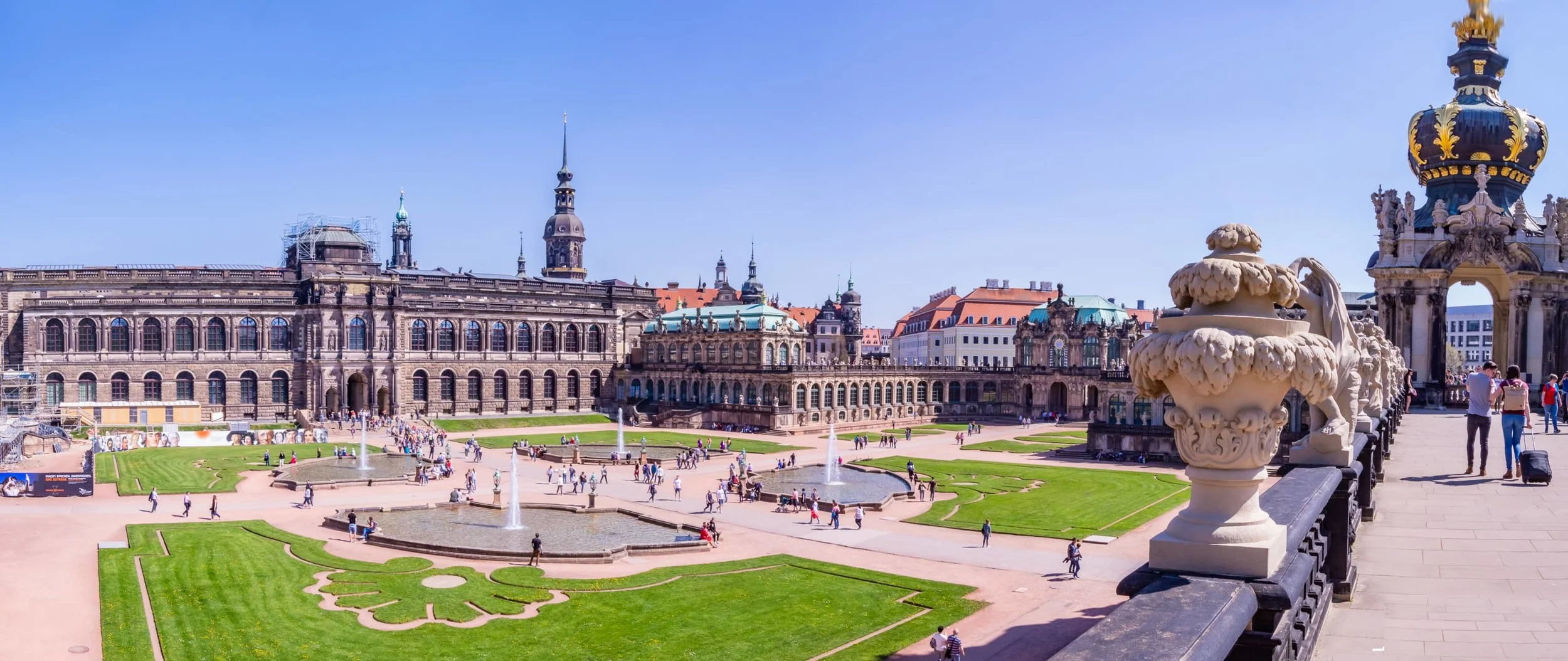 Zwinger-Pano 3.jpg