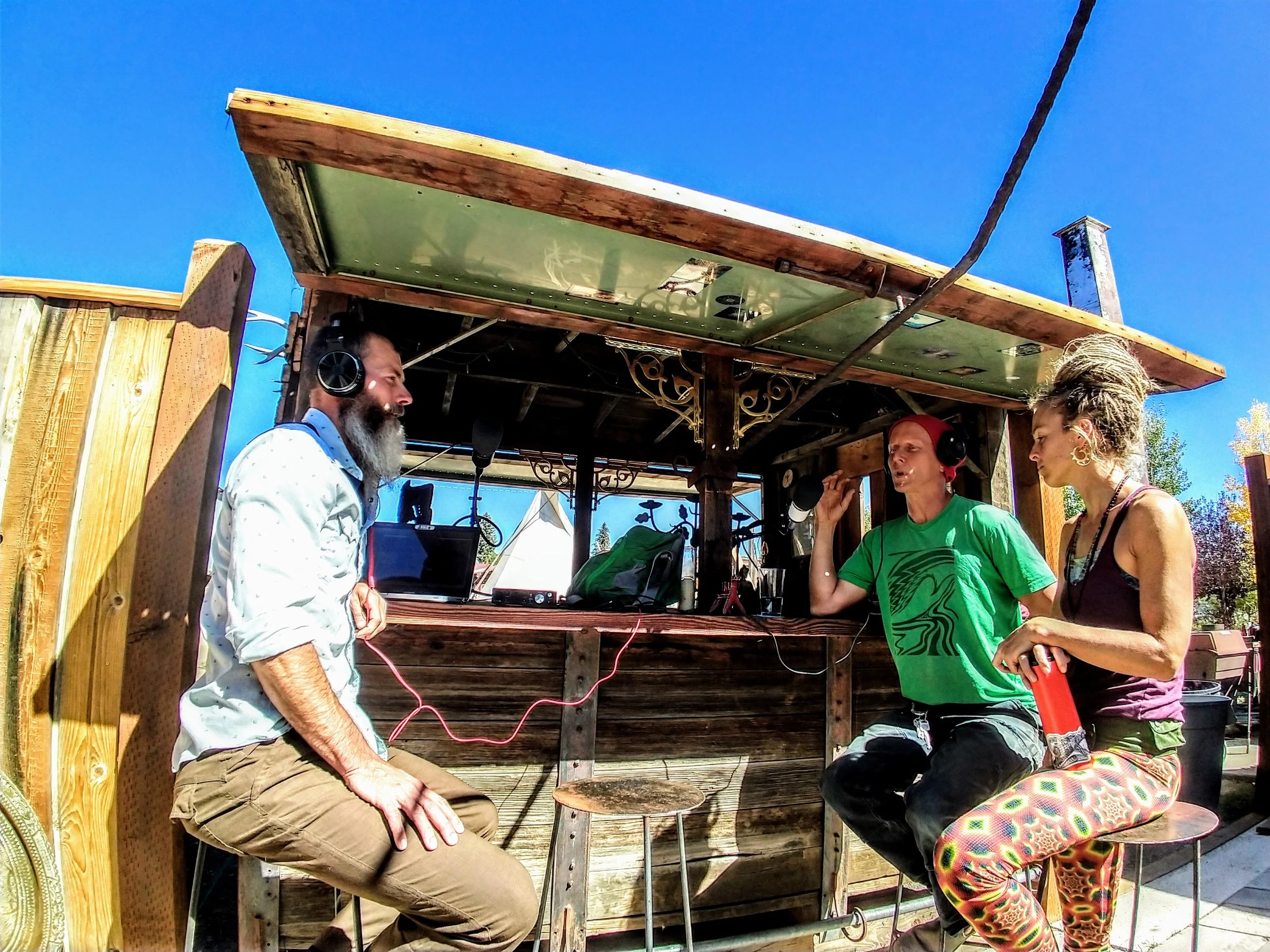 All aboard the “Caravan of Chaos and Chance”, with Amanda Sage and Joe Bob Merrit