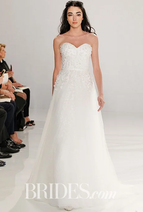 2016_bridescom-Runway-April-tony-ward-for-kleinfeld-wedding-dresses-spring-2017-Large-tony-ward-for-kleinfeld-wedding-dresses-spring-2017-007.jpg