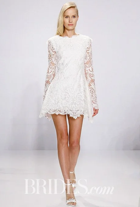 2016_bridescom-Runway-April-christian-siriano-for-kleinfeld-wedding-dresses-spring-2017-Large-christian-siriano-for-kleinfeld-wedding-dresses-spring-2017-008.jpg