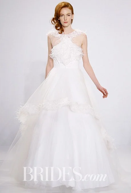 2016_bridescom-Runway-April-christian-siriano-for-kleinfeld-wedding-dresses-spring-2017-Large-christian-siriano-for-kleinfeld-wedding-dresses-spring-2017-019.jpg
