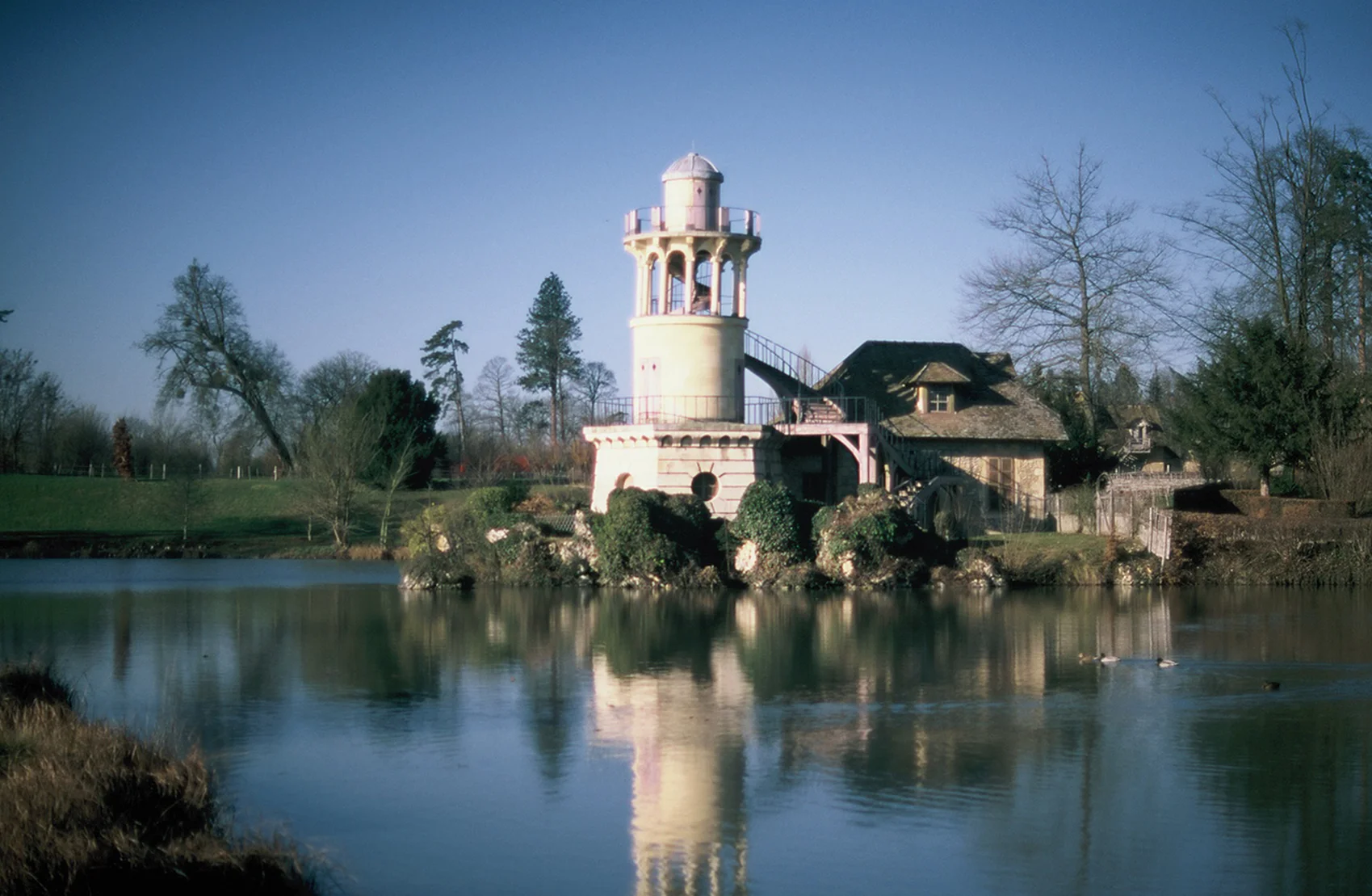 cottage.jpg