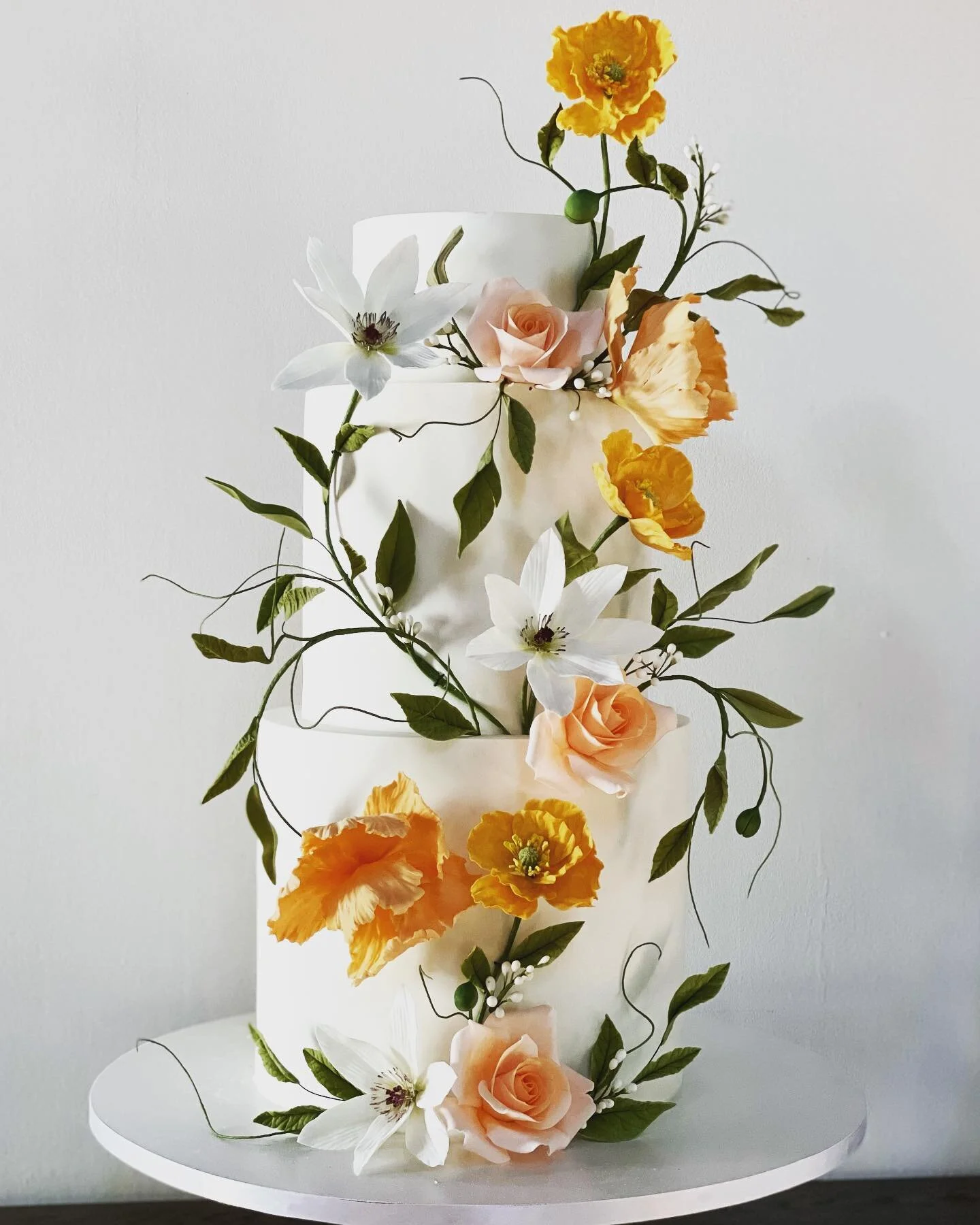 Last weekend&rsquo;s cake was perfectly suited for the first day of summer 🌞