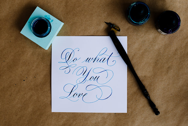LoveleighLoops-learn-calligraphy-pointed pen.png